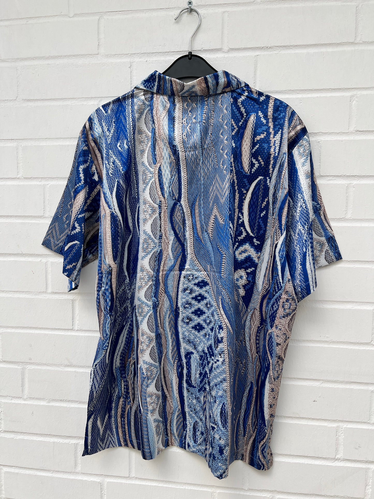 (81) CC Satin Hemd blau muster