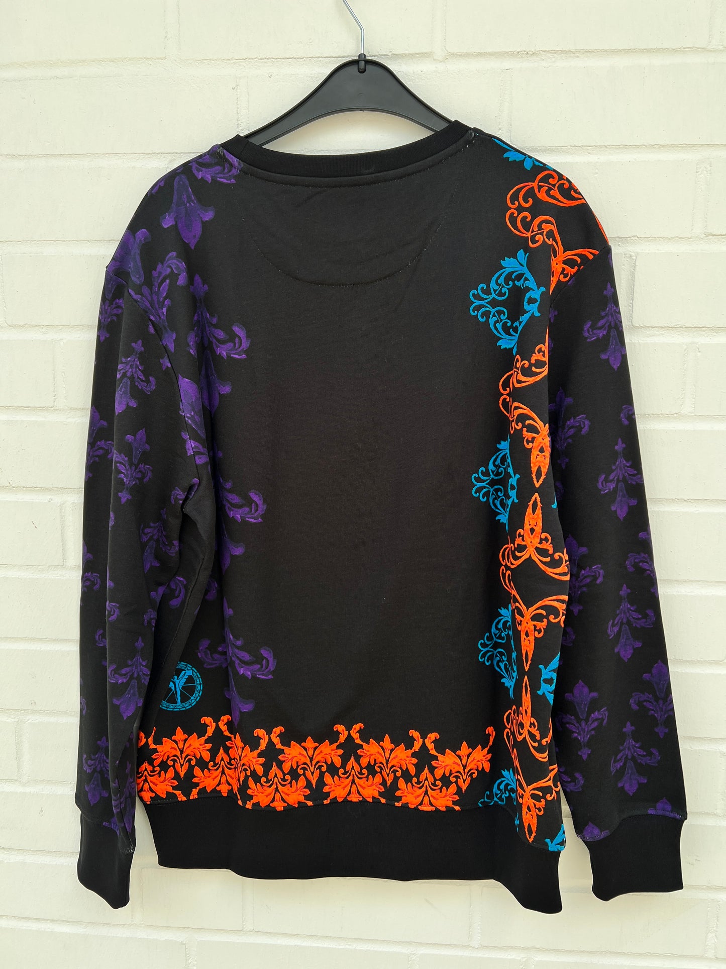 (81) CC Pullover schwarz muster
