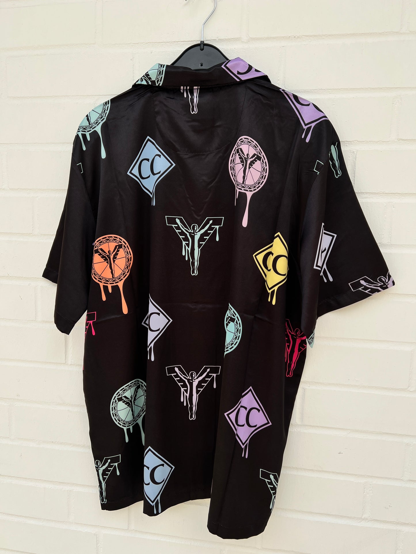 (98) CC Satin Hemd schwarz bunt