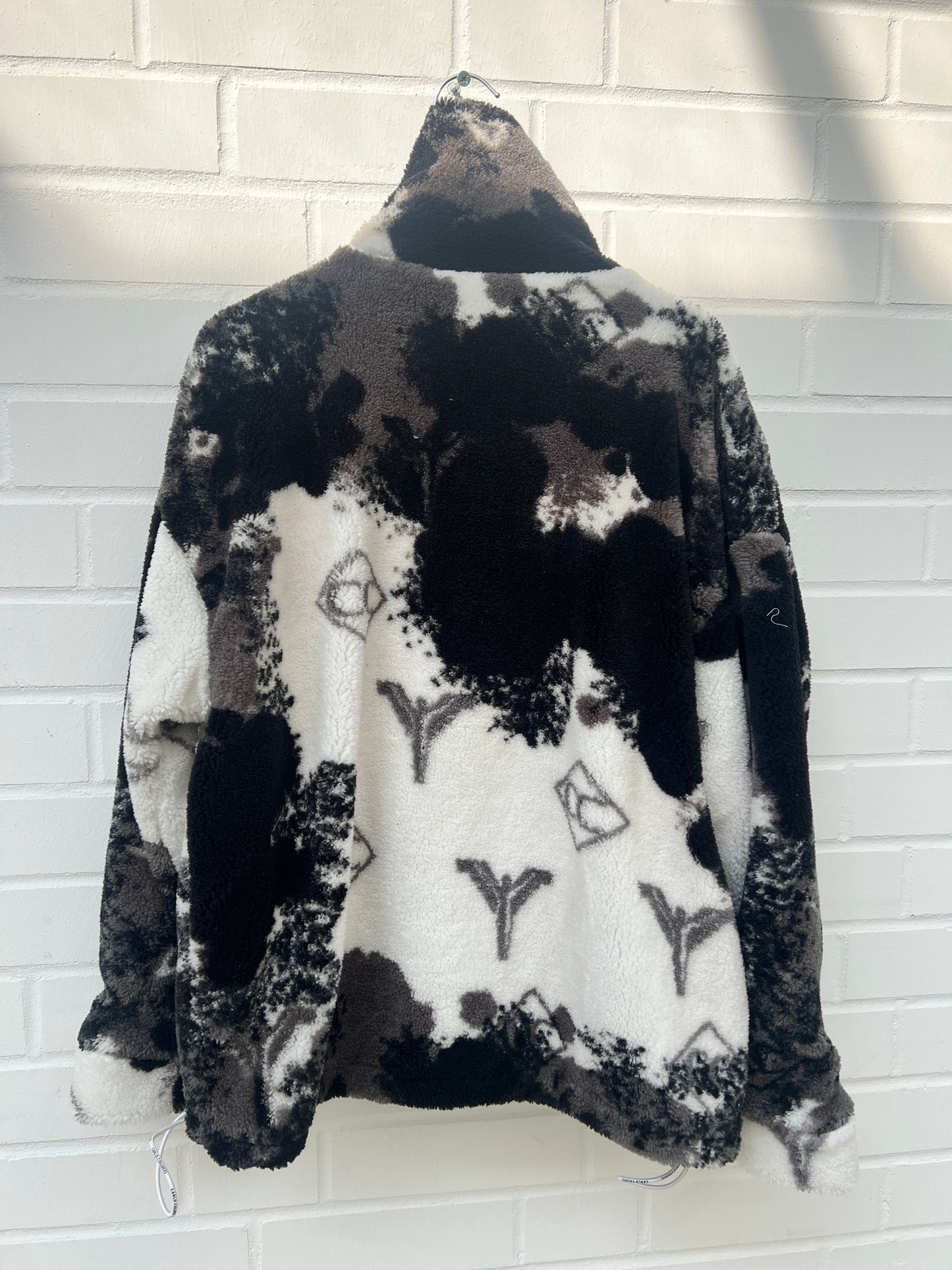 (108) CC Teddyjacke schwarzgrau