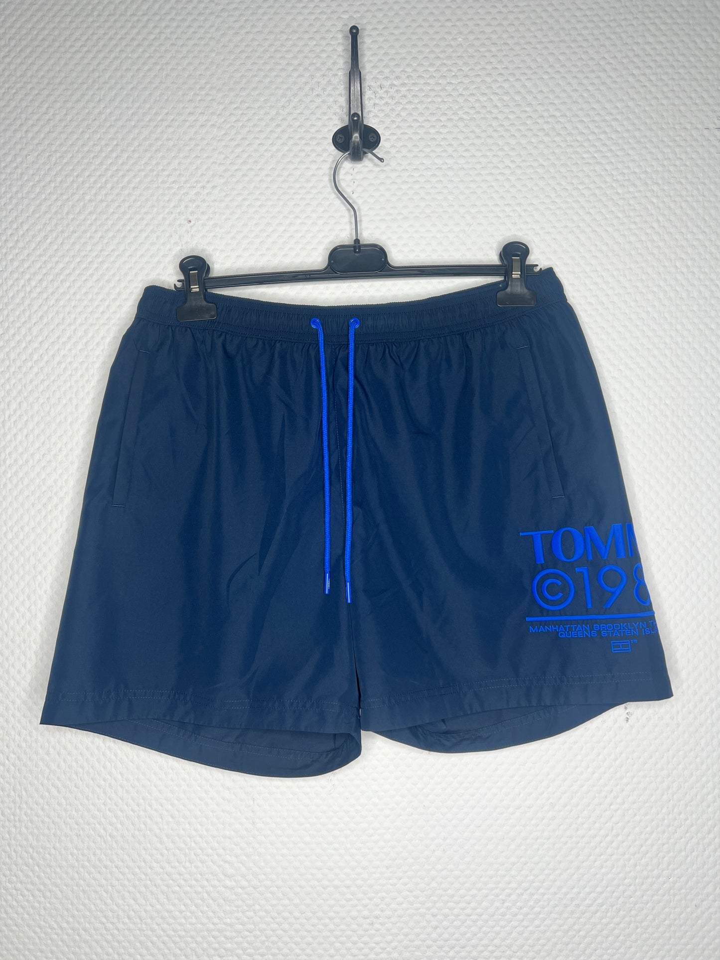 (132) Tommy Hilfiger Herren Badehose dunkelblau Gr. S/M/L