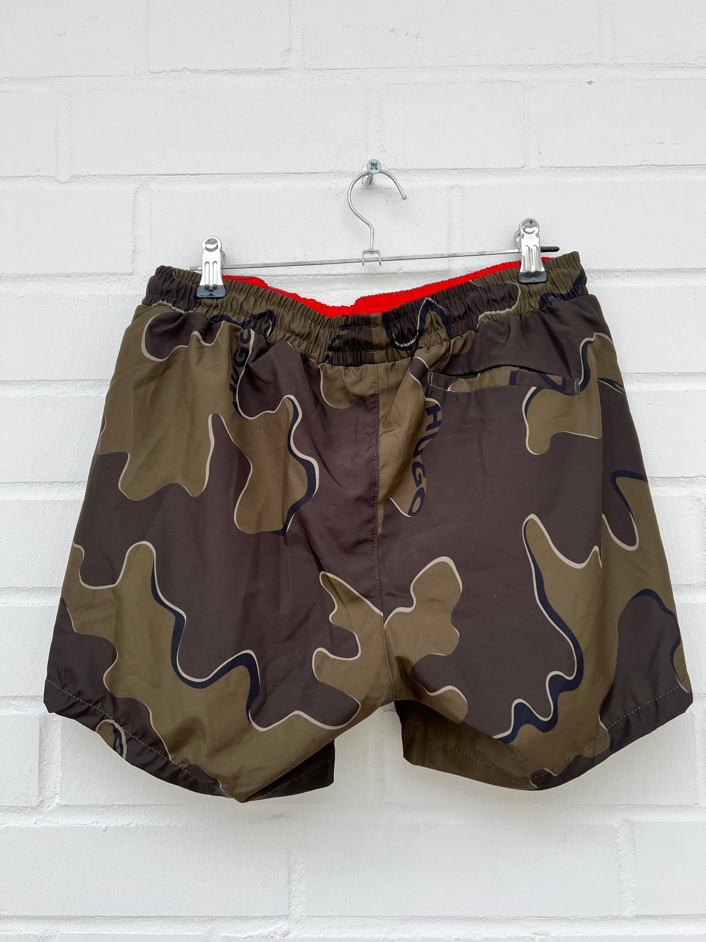 Badehose army muster