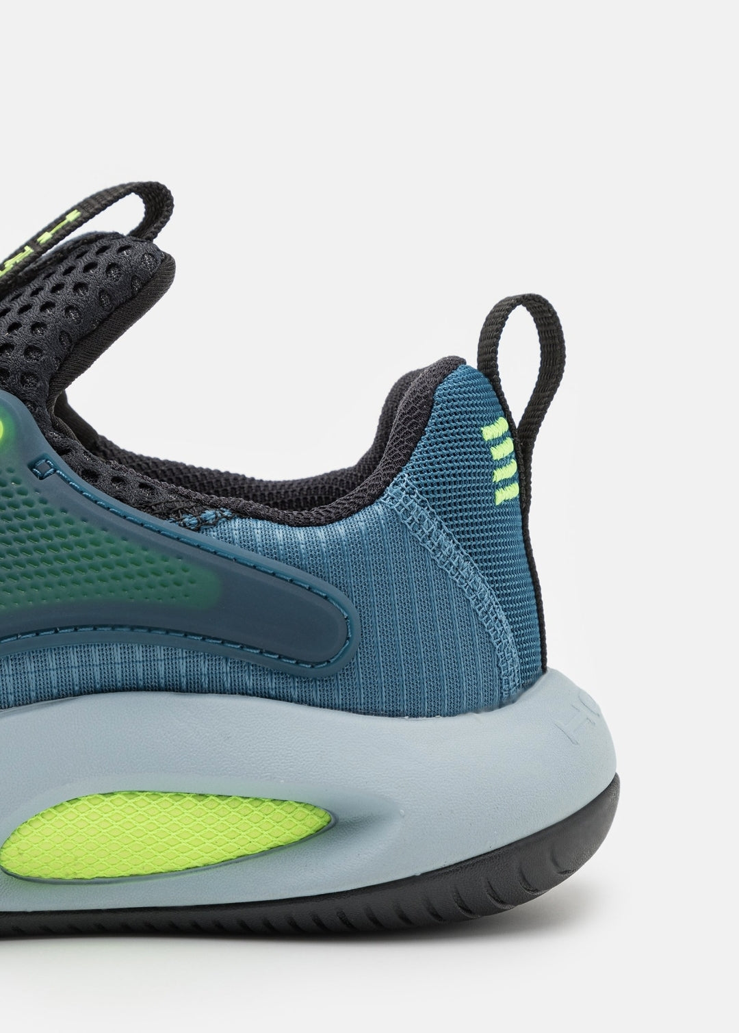 UNDER ARMOUR Sneaker Gr 41,5 blau