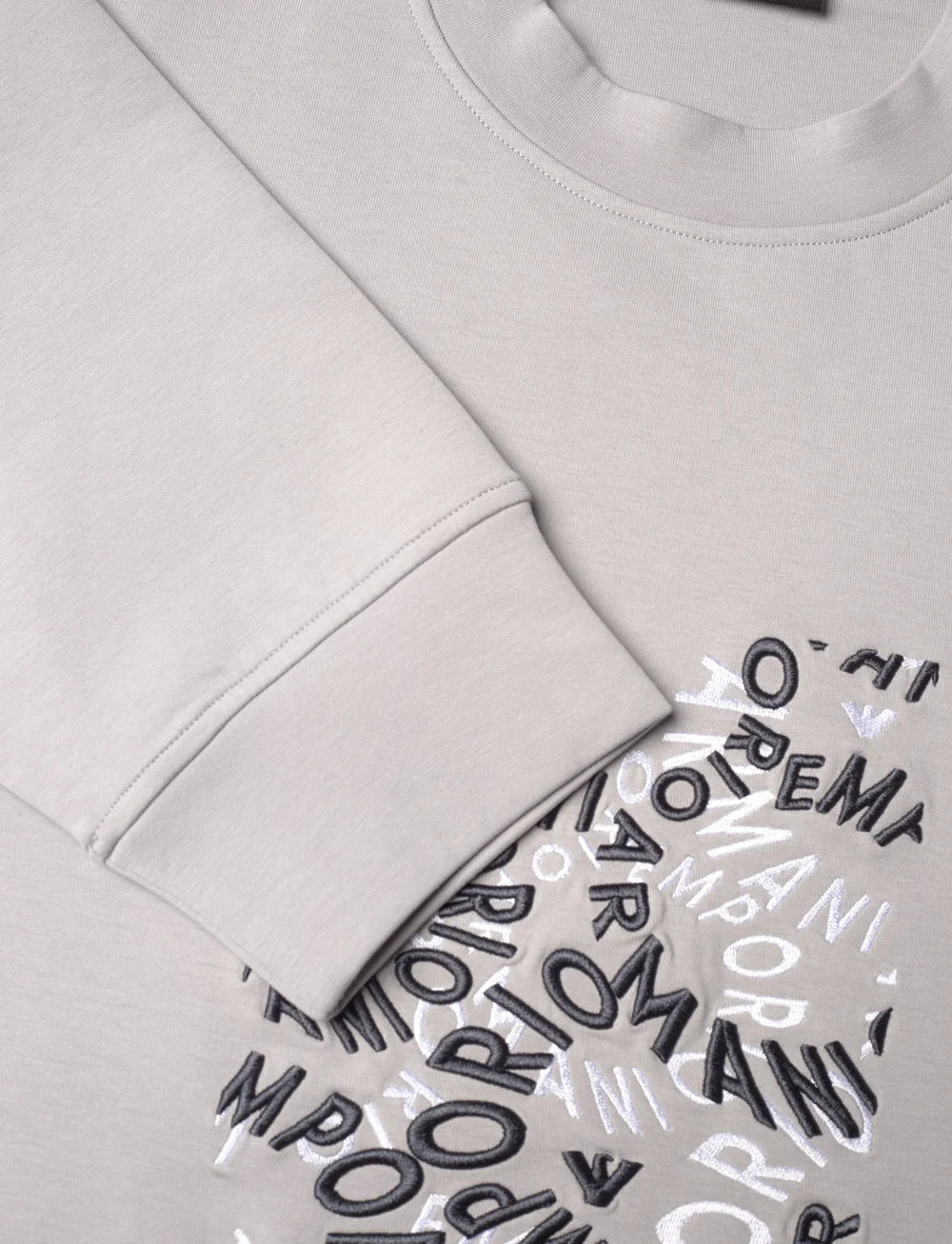 (19) Emporio Armani Sweatshirt weiß gestickt