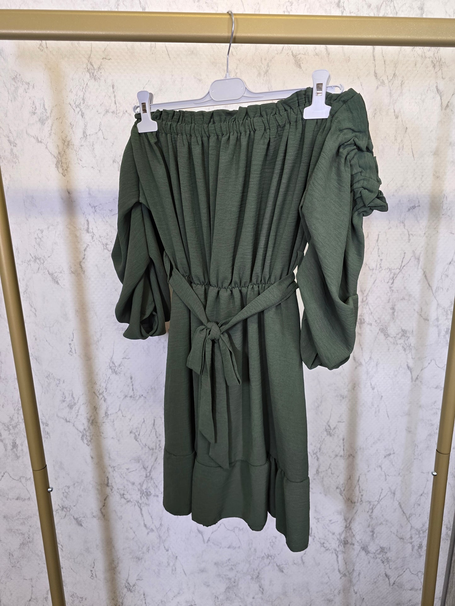 Schulterfreies Sommerkleid langarm