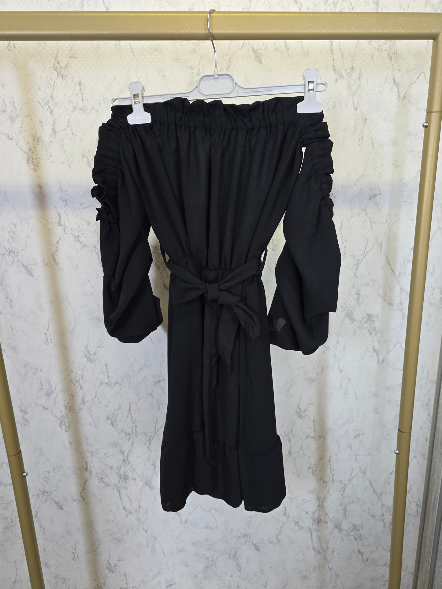 Schulterfreies Sommerkleid langarm