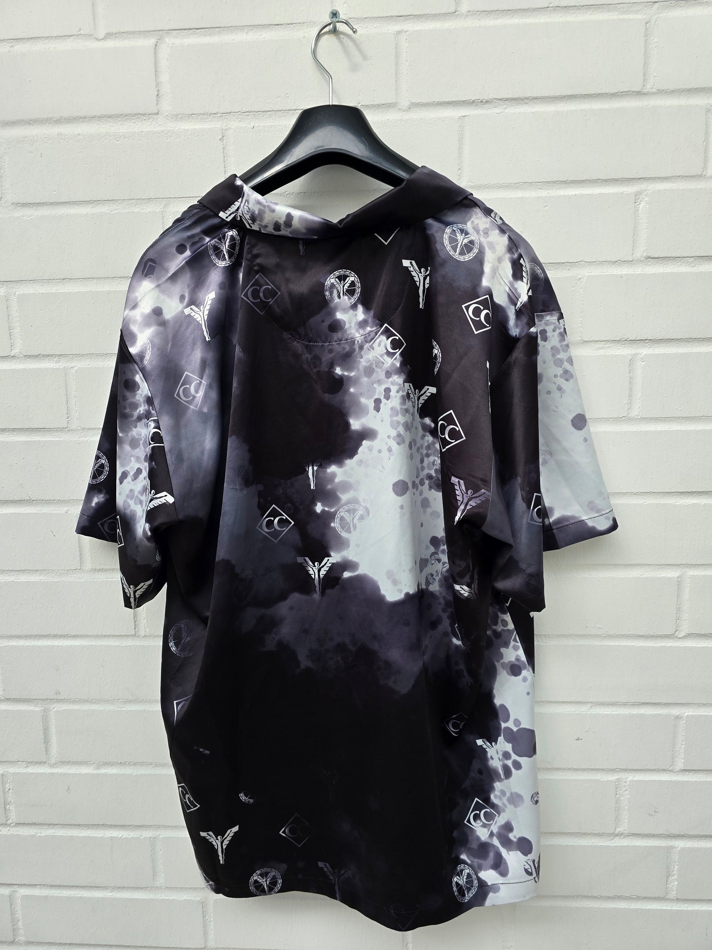 (38) Carlo Colucci Satin Hemd schwarz weiß Gr M