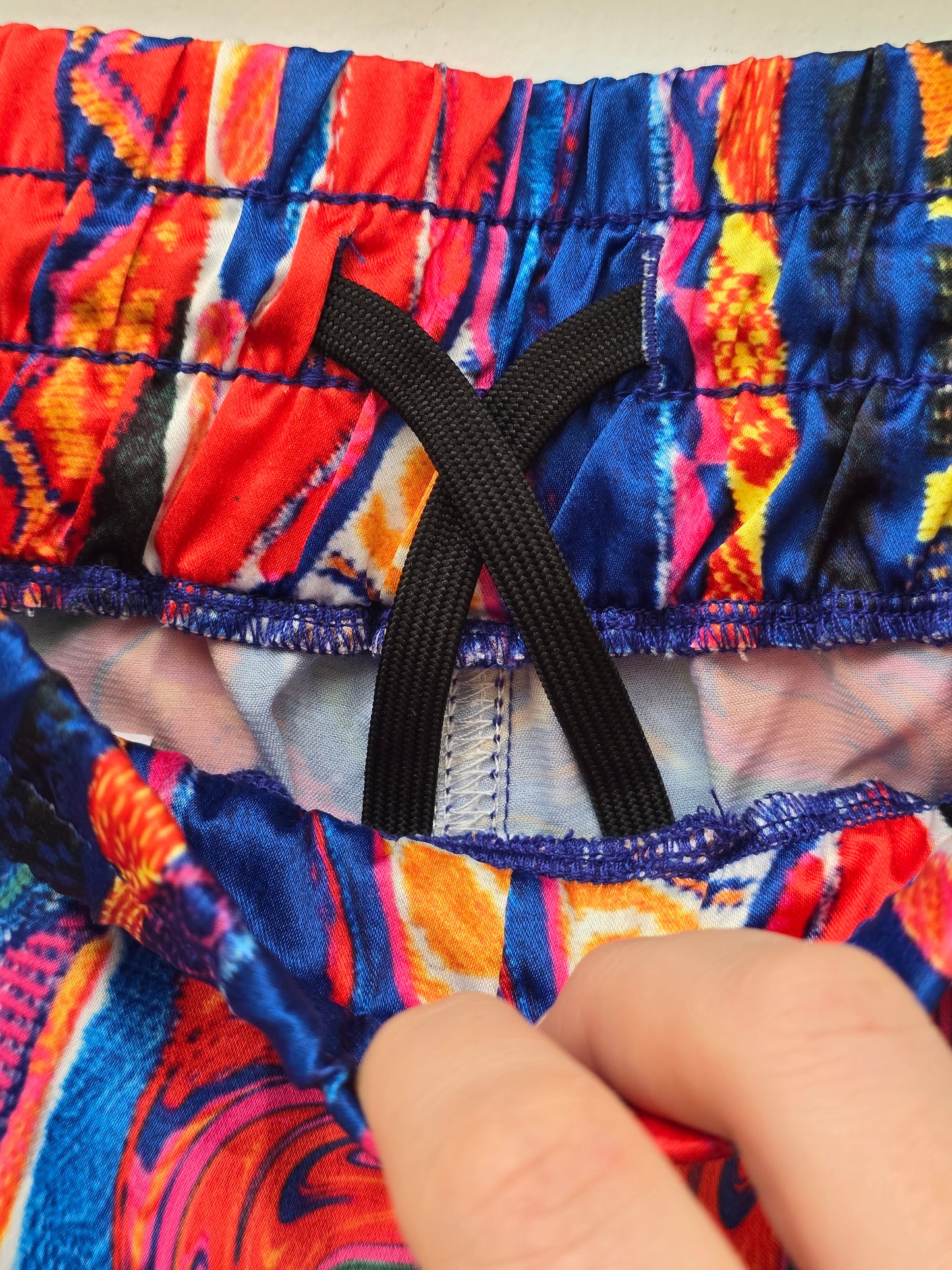 (124) Carlo Colucci Satin Short bunt