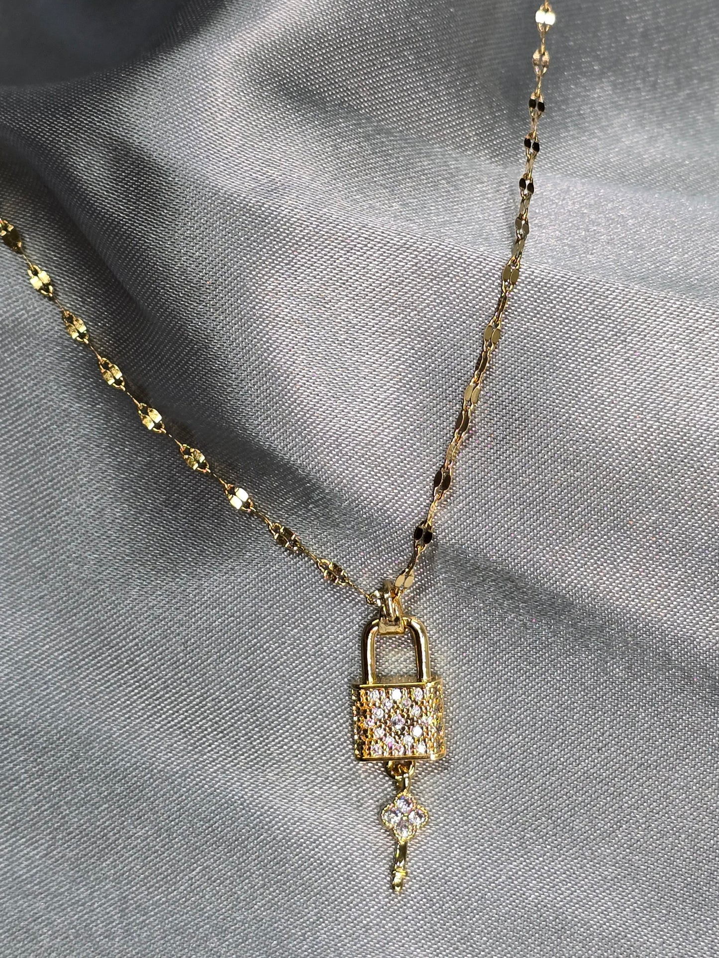 18k vergoldet Edelstahl Halskette gold Schloss mit Schlüssel Zirkonia(8)