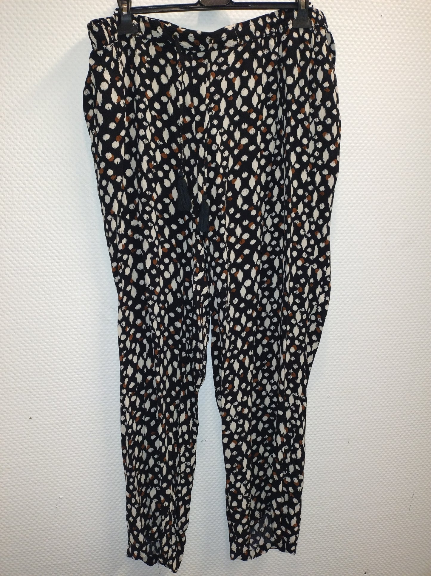 (U17) Ulla Popken Hose schwarz beige punkte 807322 100