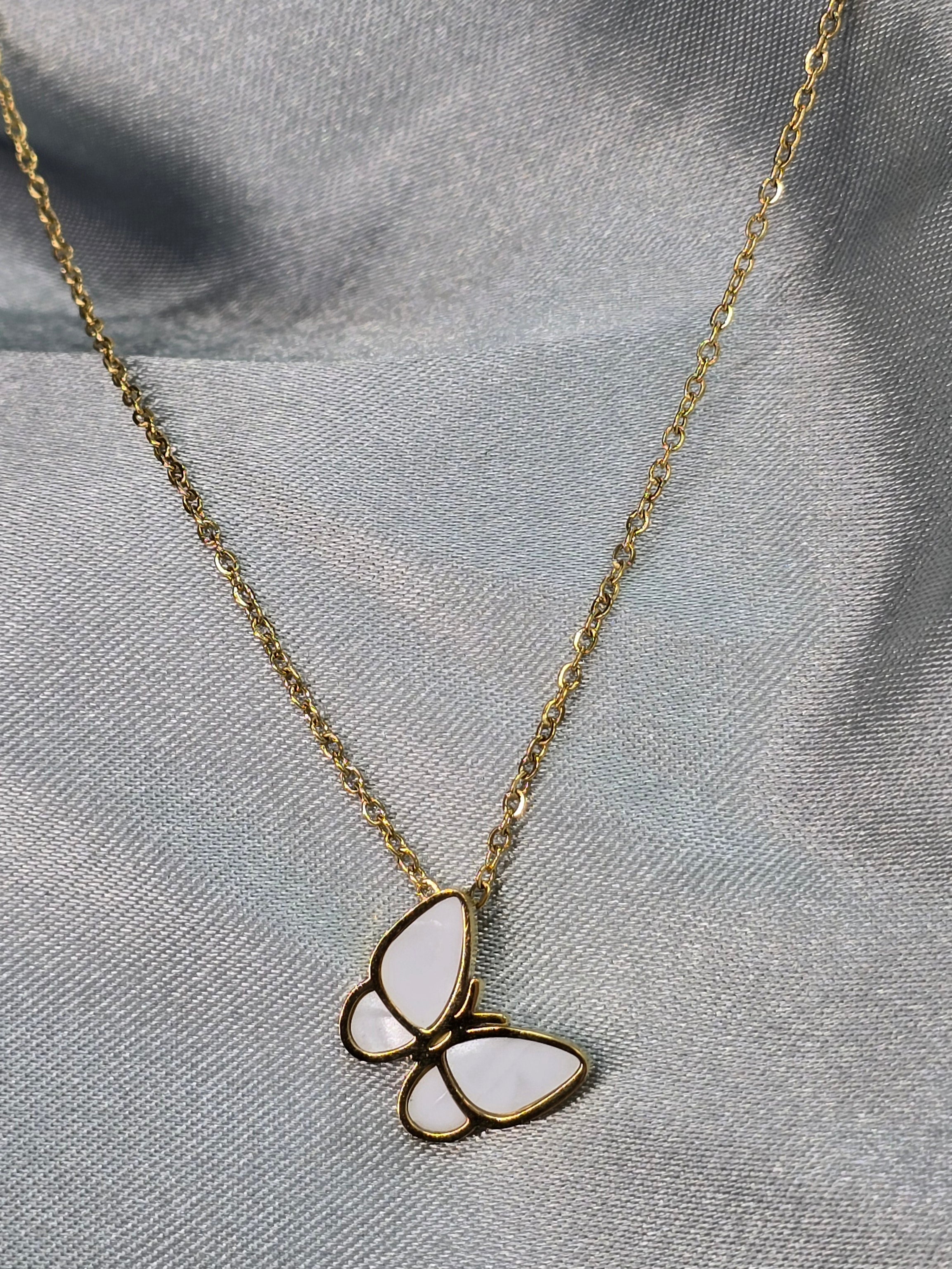 18k vergoldet Edelstahl Halskette gold Schmetterling mit Perlmutt weiß (6)