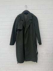 Vero Moda Curve Mantel in dunkelgrün Gr46