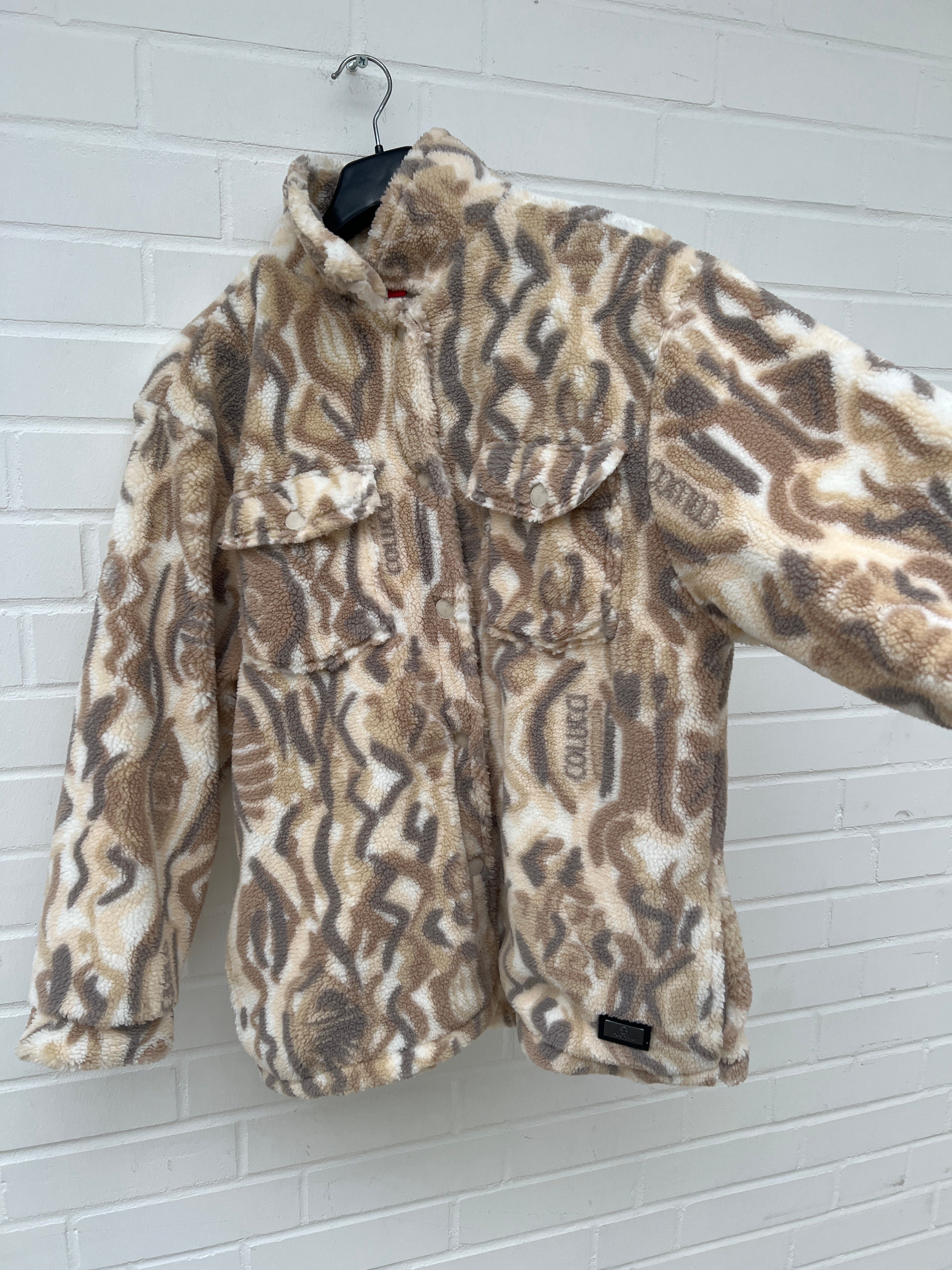 Carlo Colucci Teddyjacke Knöpfe creme