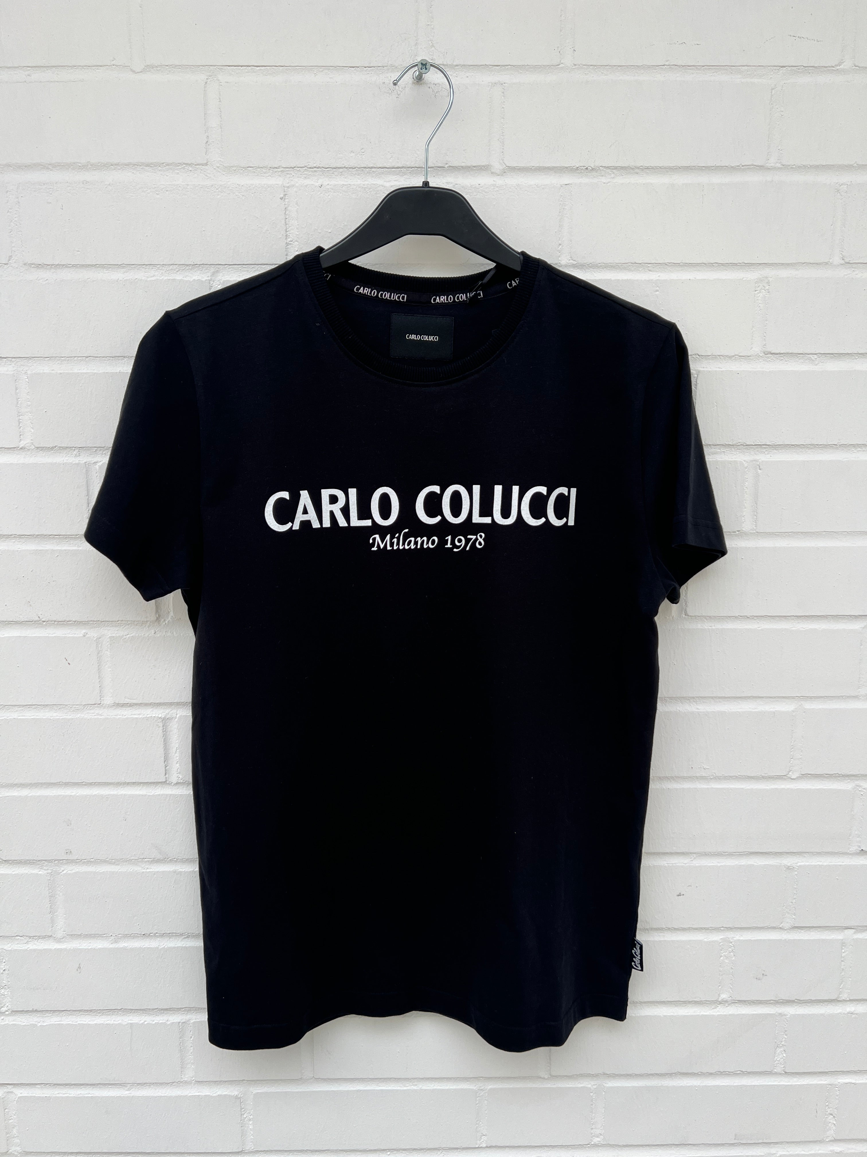 (139) Carlo Colucci Tshirt schwarz