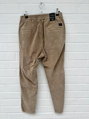 (32) JOOP! Cord Hose braun