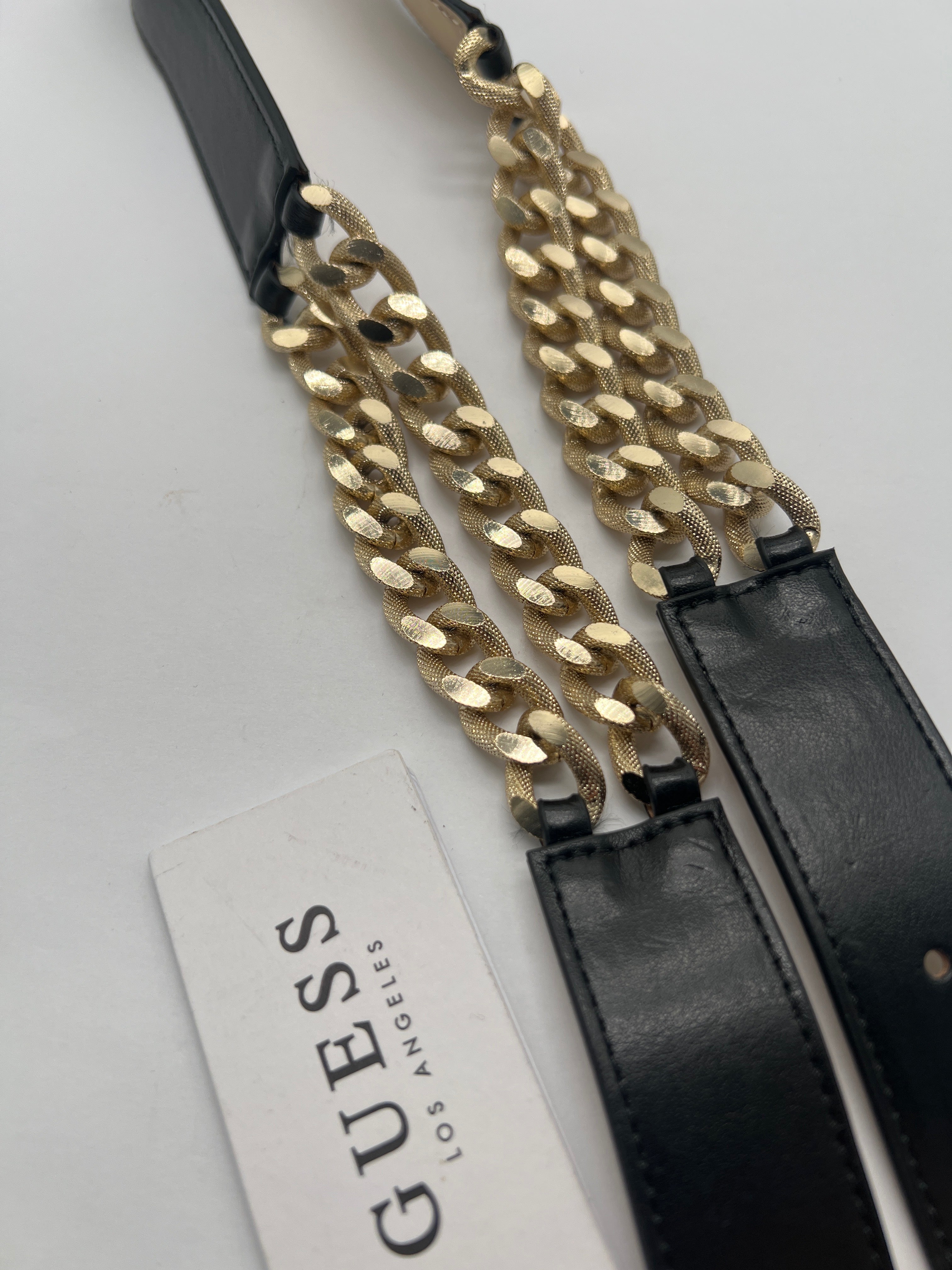 GUESS Gürtel Schwarz Goldfarbene Metallschnalle