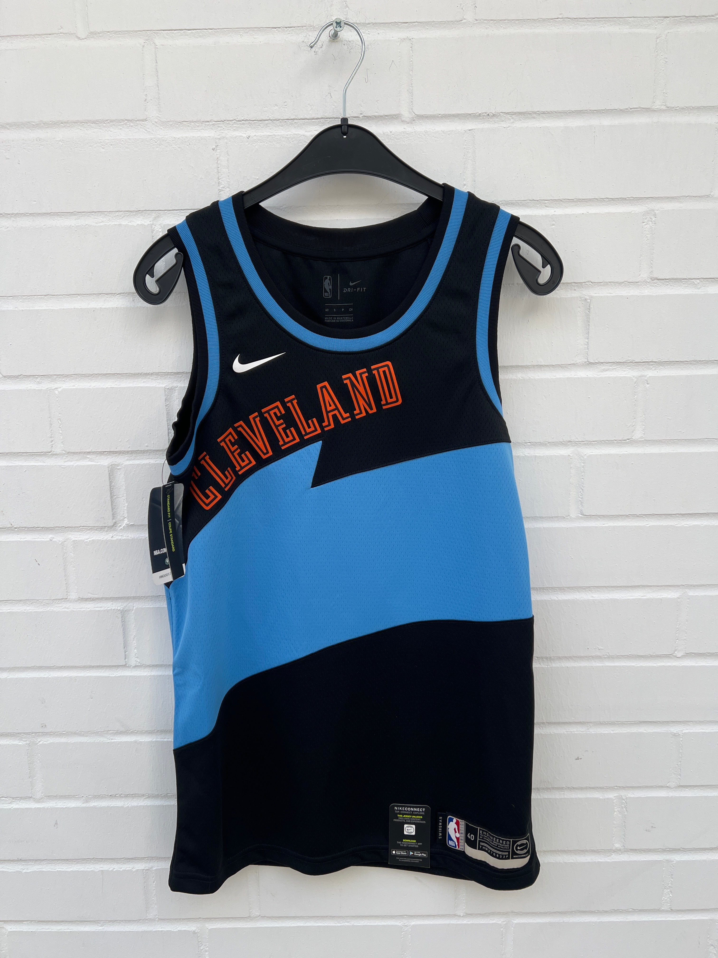 (176) NBA Cleveland Trikot blau schwarz