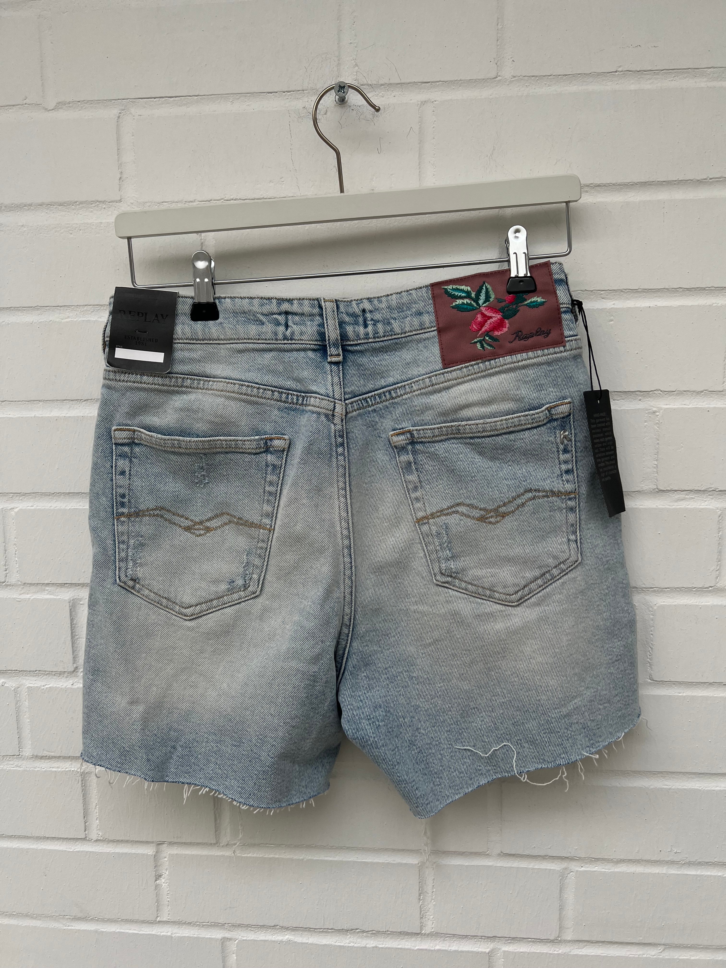 REPLAY Ripped Jeans Short hellblau