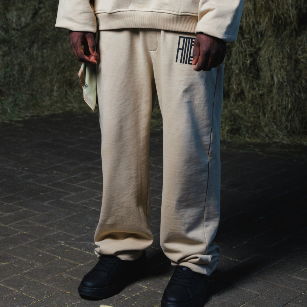 Alessandro Magno Chapter 3 Anzug Jogger Hoodie + Hose oversize beige