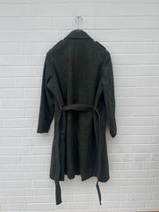 Vero Moda Curve Mantel in dunkelgrün Gr46