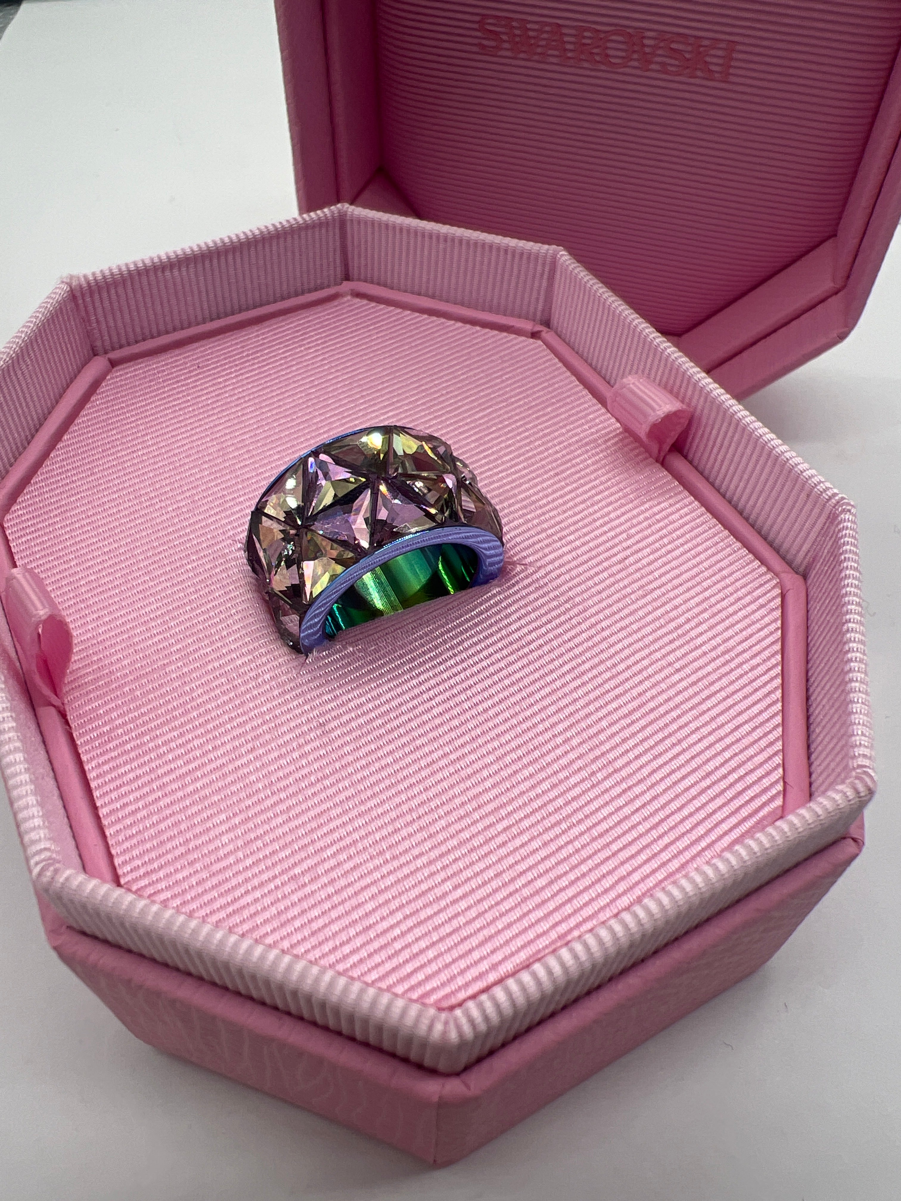 SWAROVSKI Curiosa Ring Cocktail Violet Crystal (5599928)