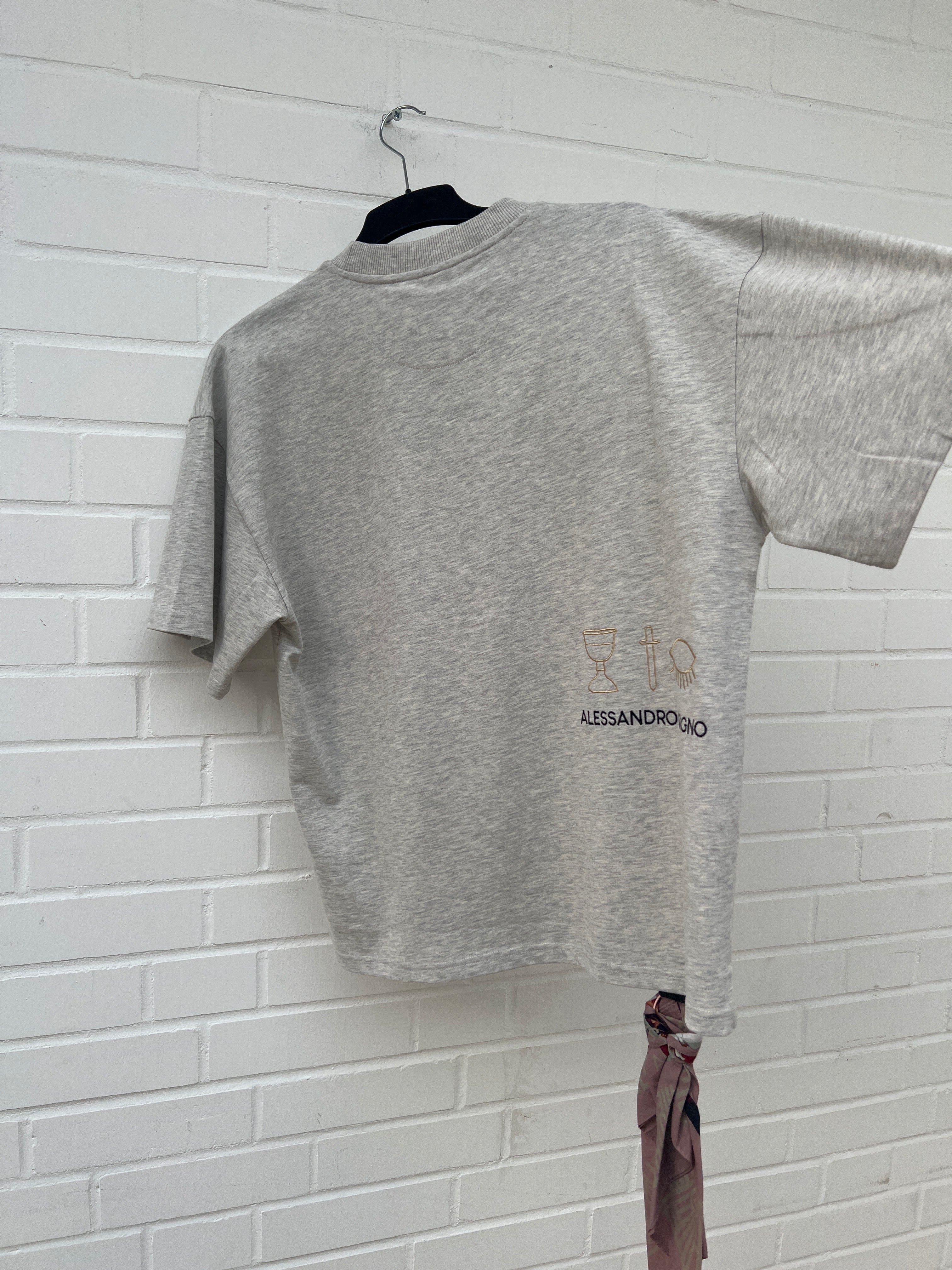 Alessandro Magno Tshirt grau Chapter 4