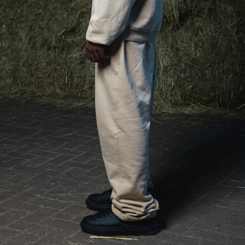Alessandro Magno Chapter 3 Anzug Jogger Hoodie + Hose oversize beige