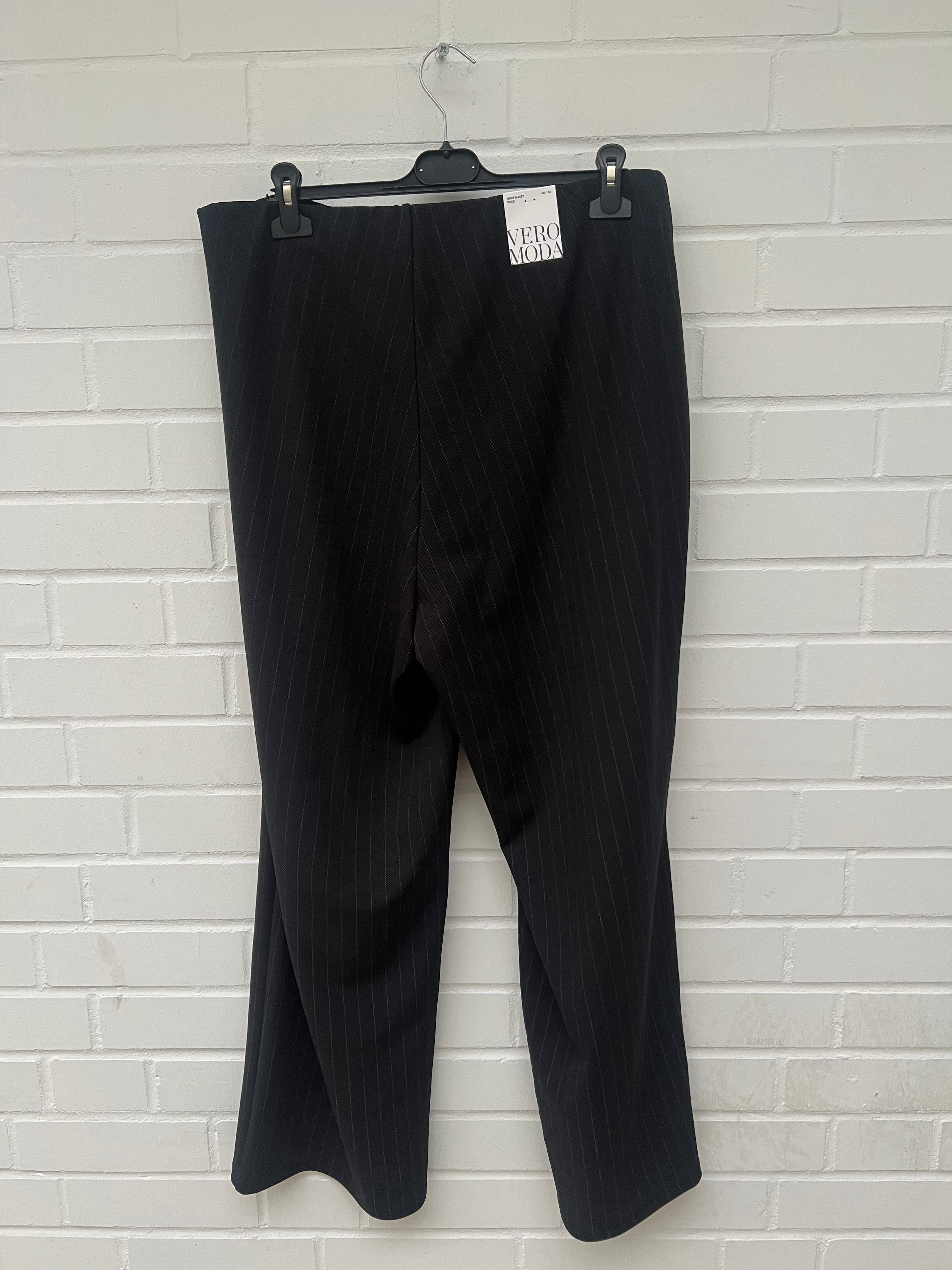 Vero Moda Curve Hose Schwarz Weiß gestreift Gr46/32