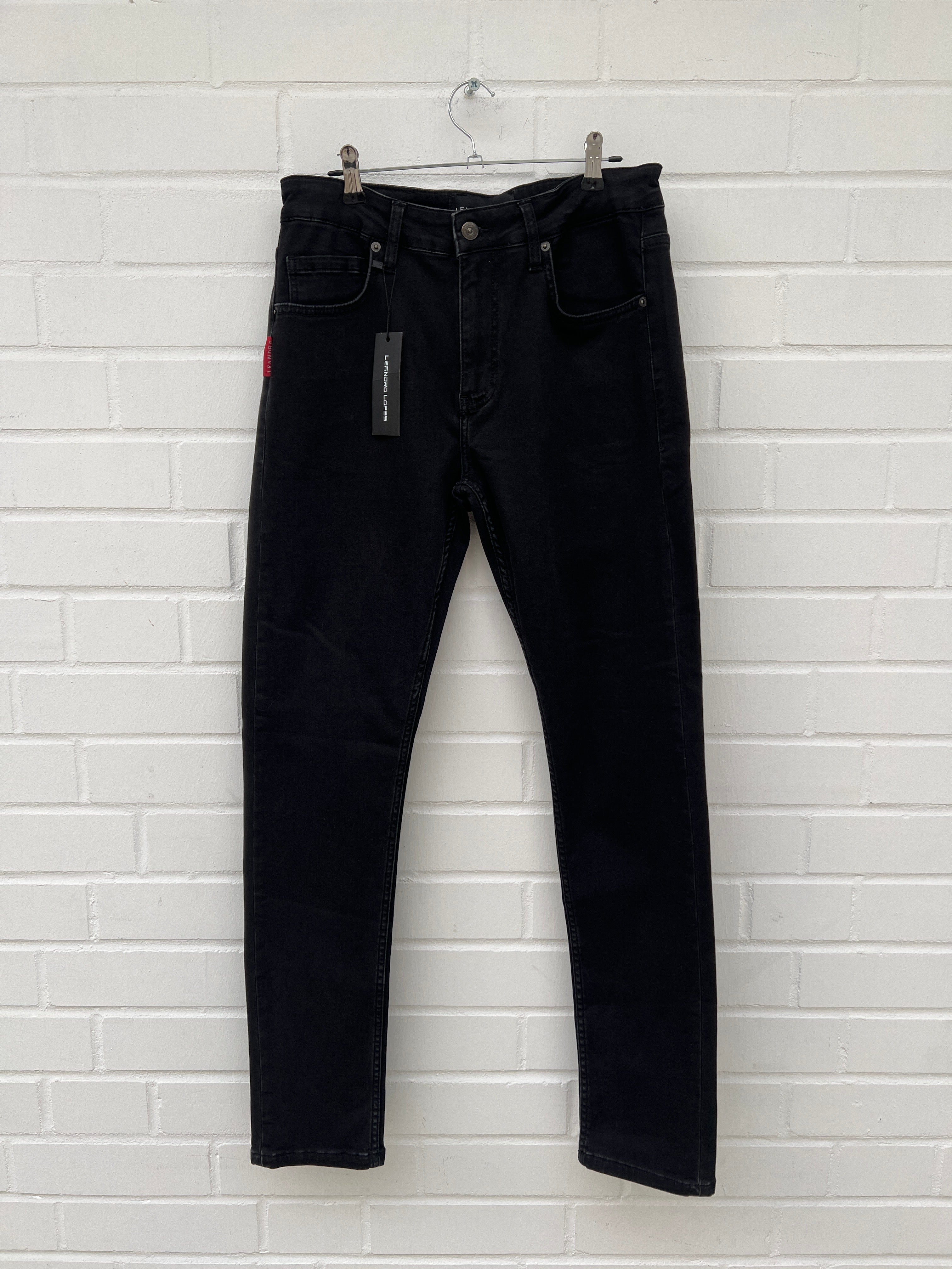 Leandro Lopes schwarz