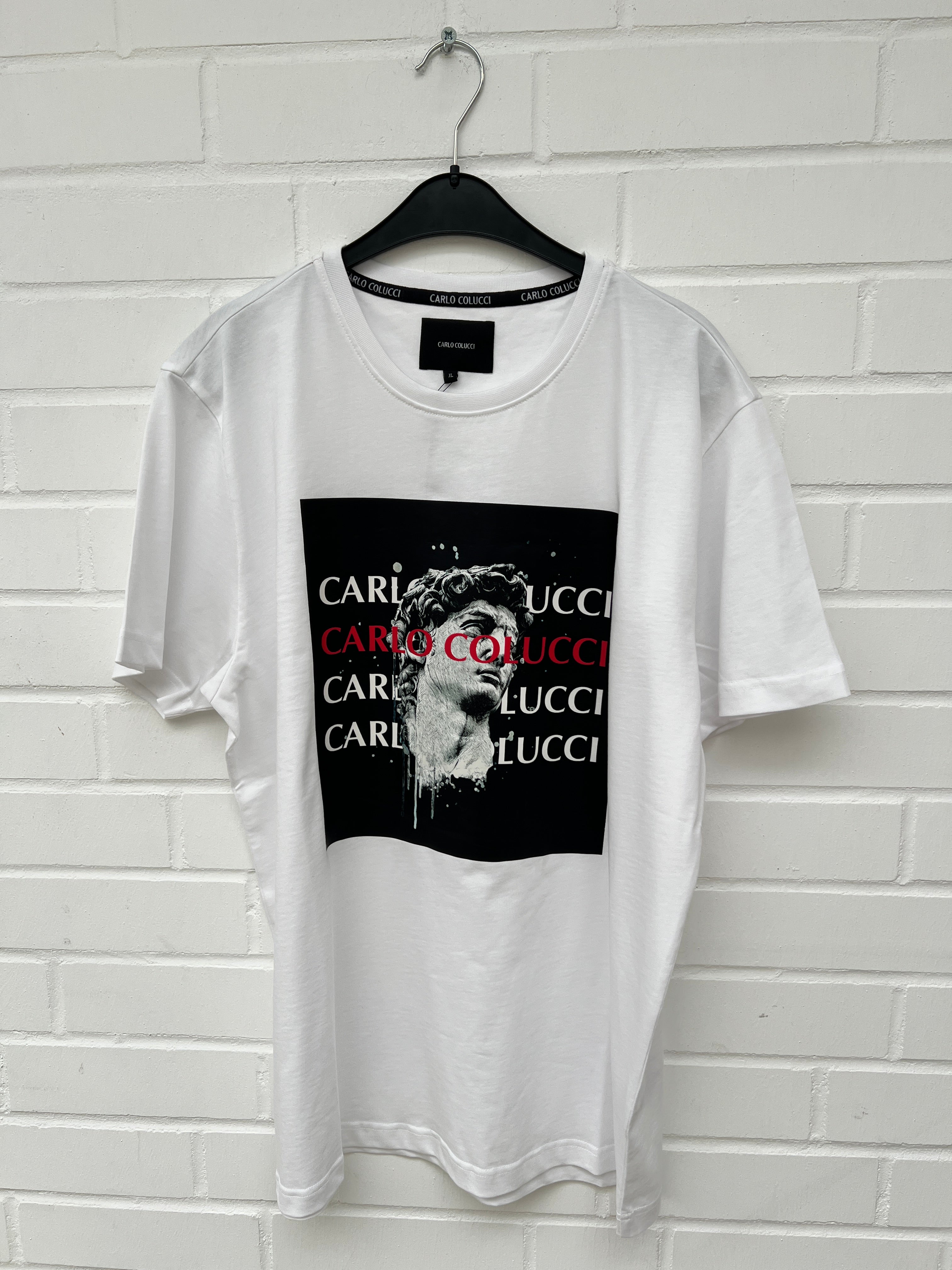 (56) Carlo Colucci Tshirt weiß muster