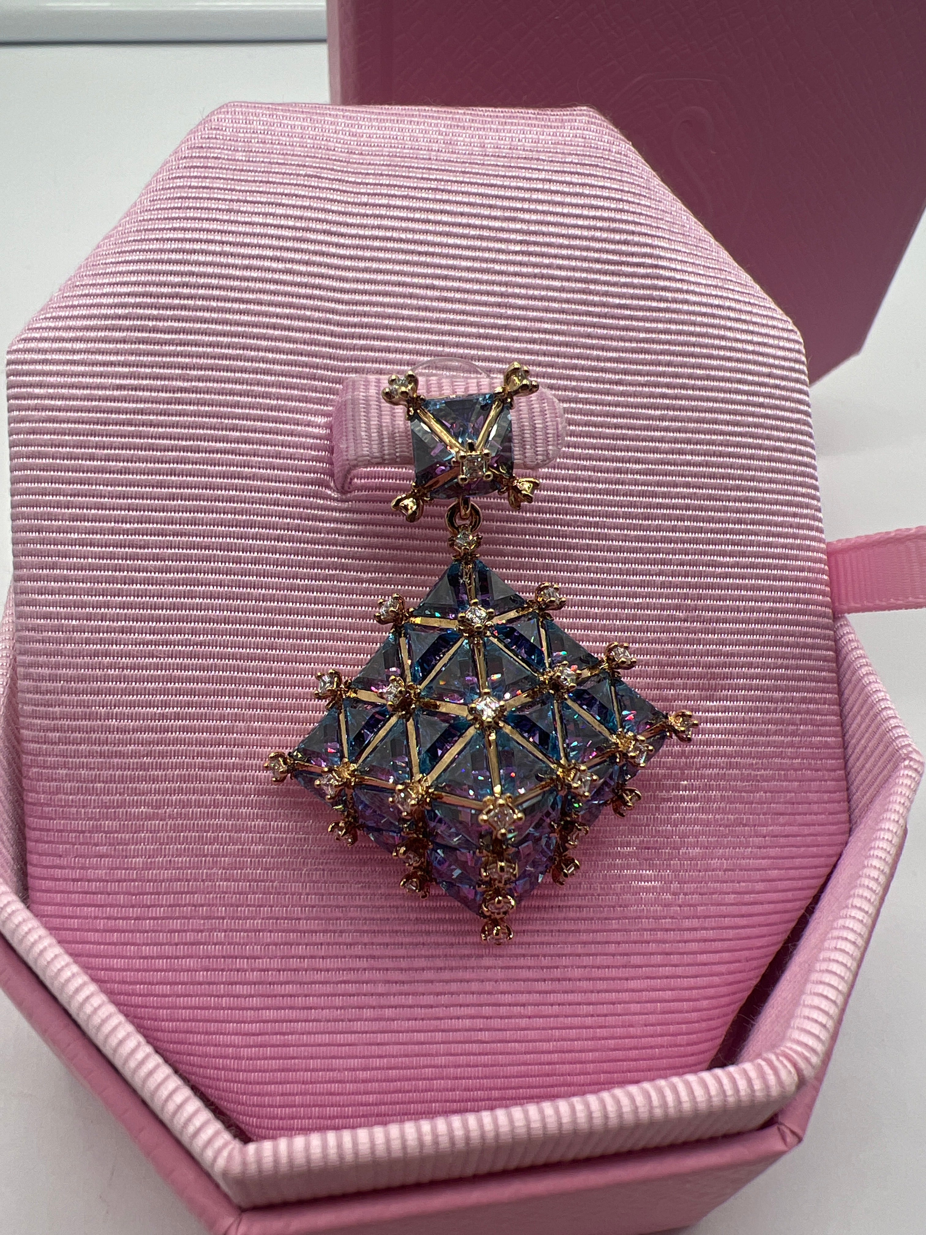 SWAROVSKI Curiosa Asymmetric Ohrring Aquablue Purple Gold (5607211)