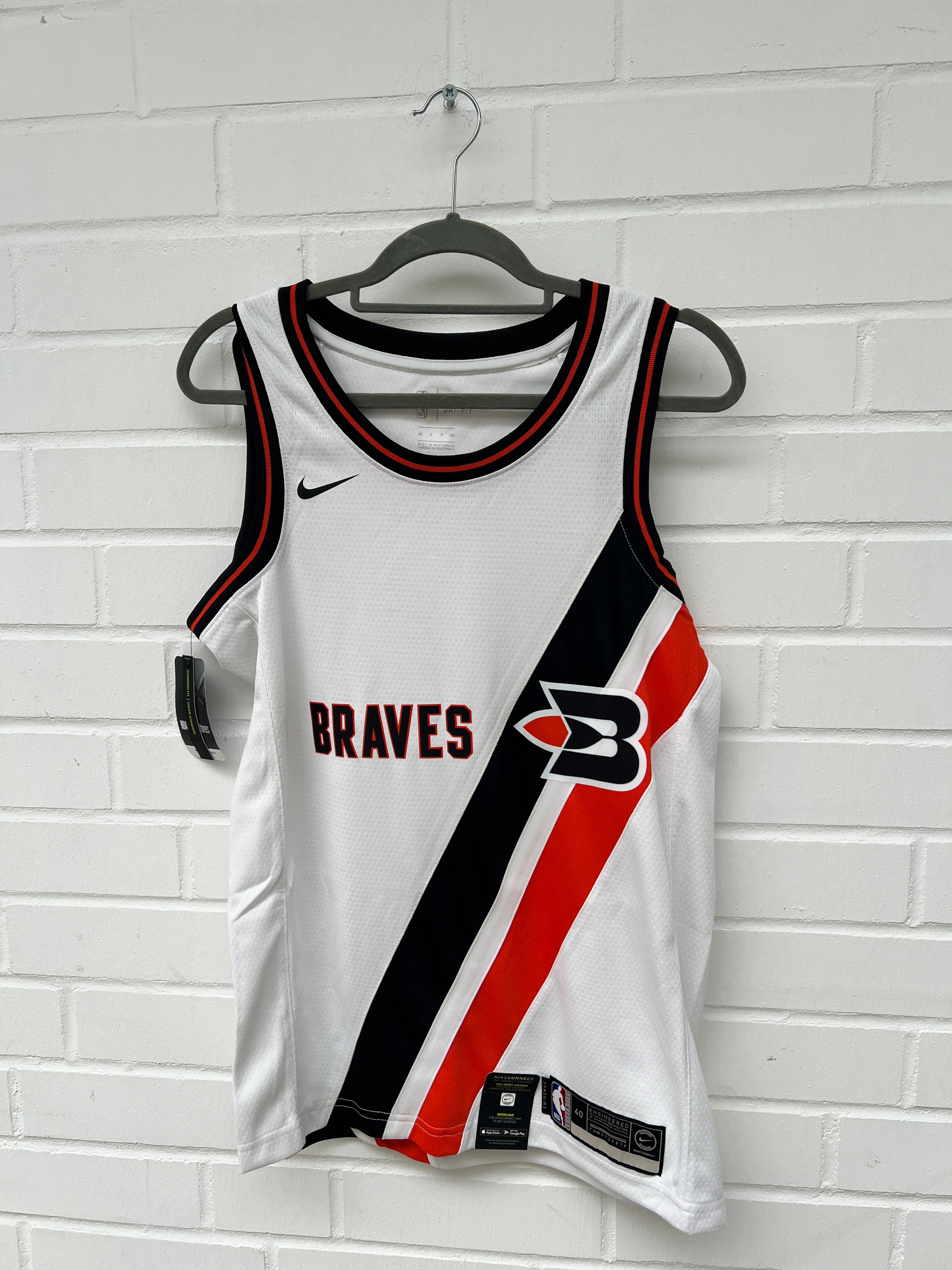 (Stange4) NBA Braves Trikot weiß orange Gr.S