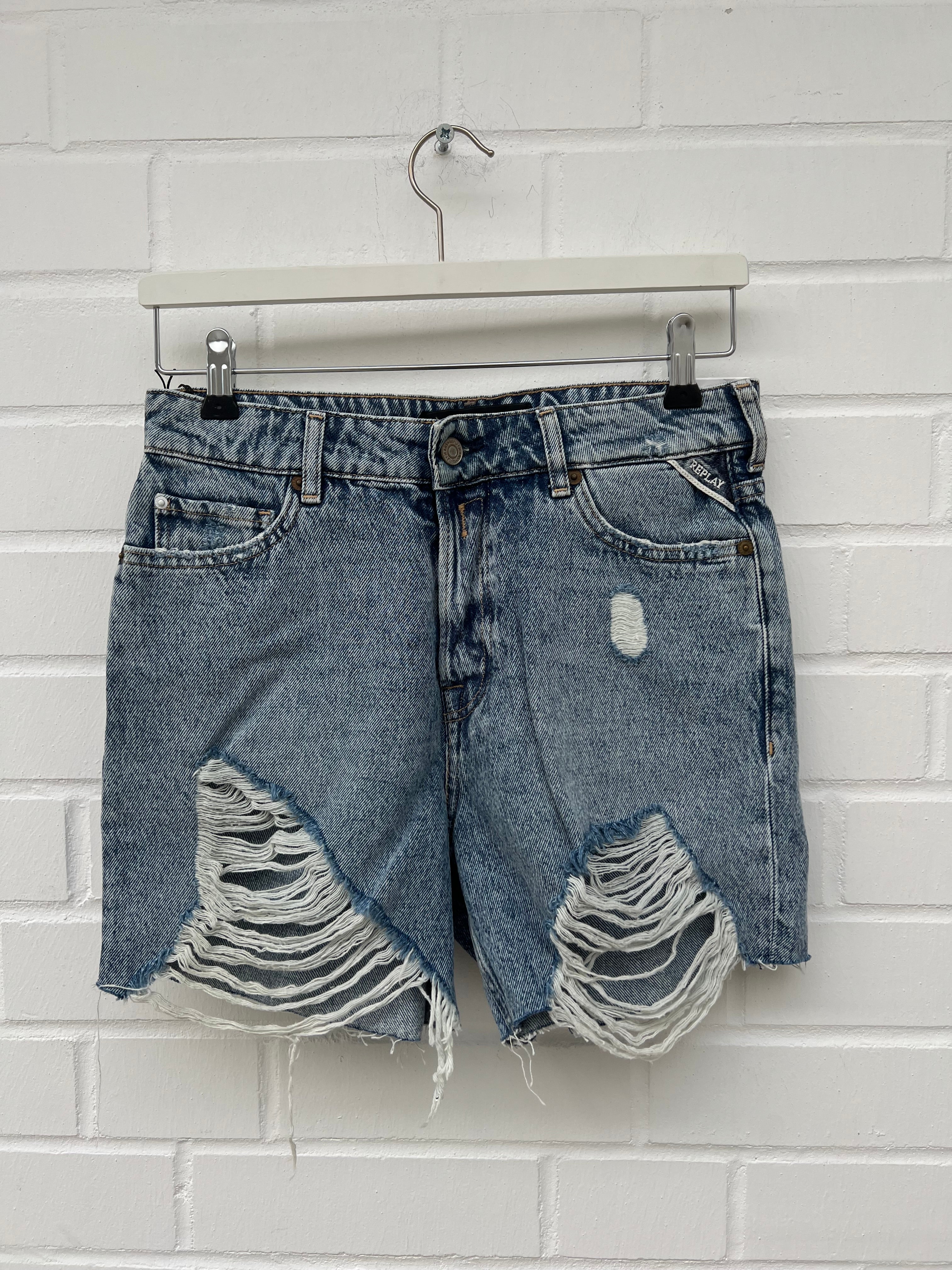 REPLAY Ripped Denim Jeans Short Gr25