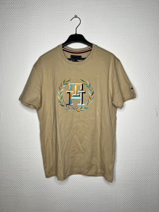 (20) Tommy Hilfiger T-Shirt beige mit Sticklogo