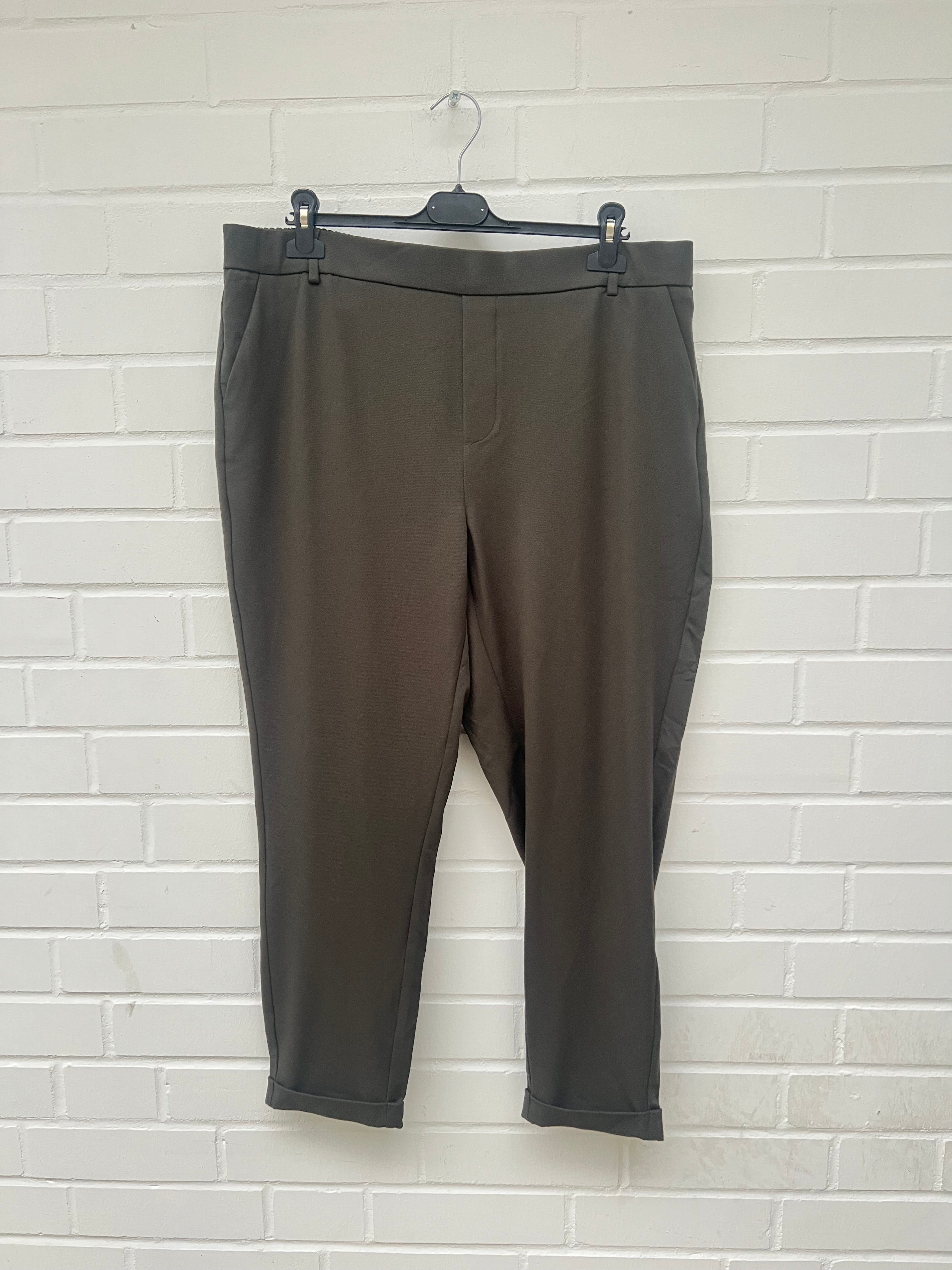 Vero Moda Curve Hose mit Taschen Army Grün Gr46/32