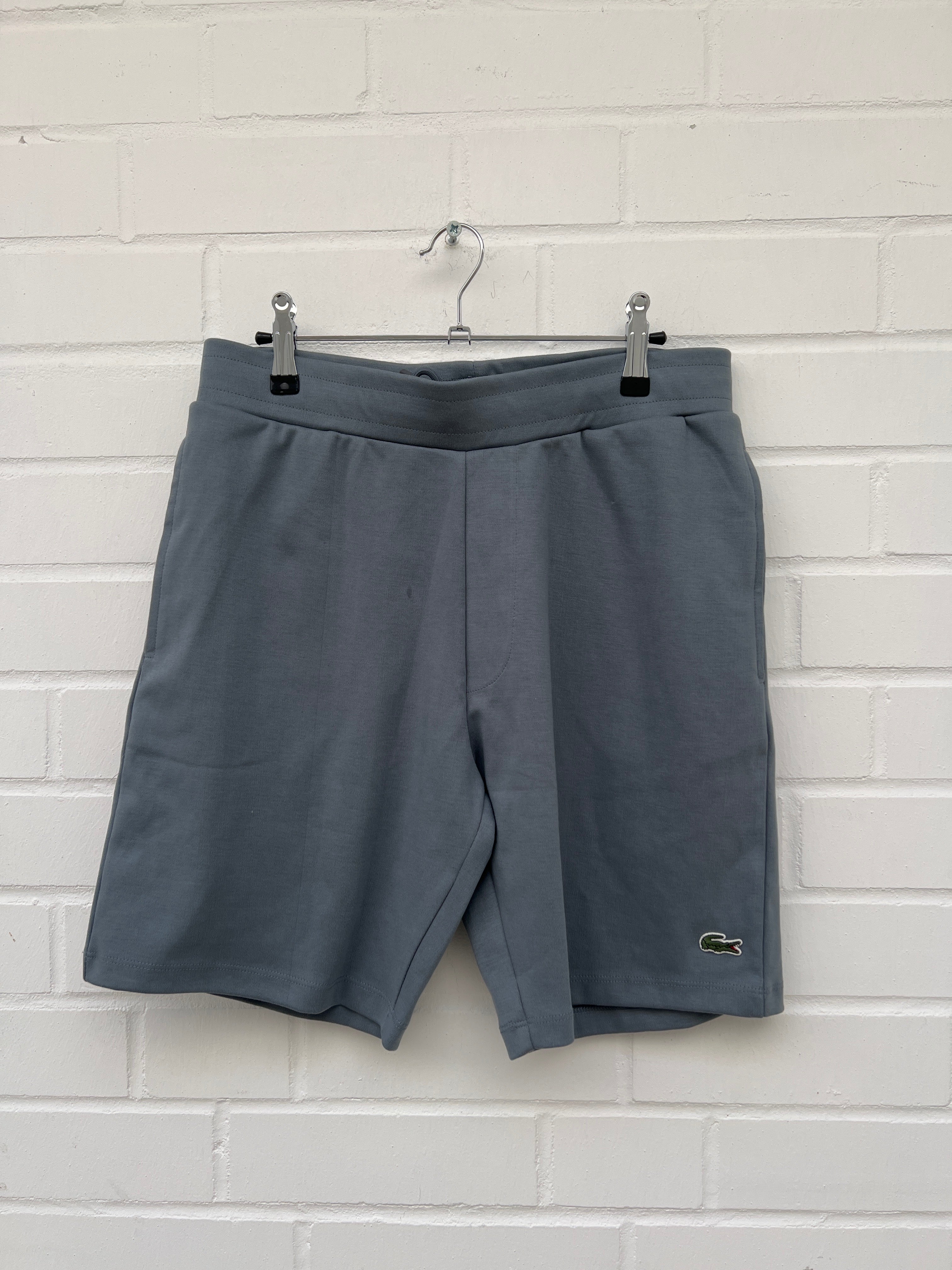 (190) Lacoste Short grau