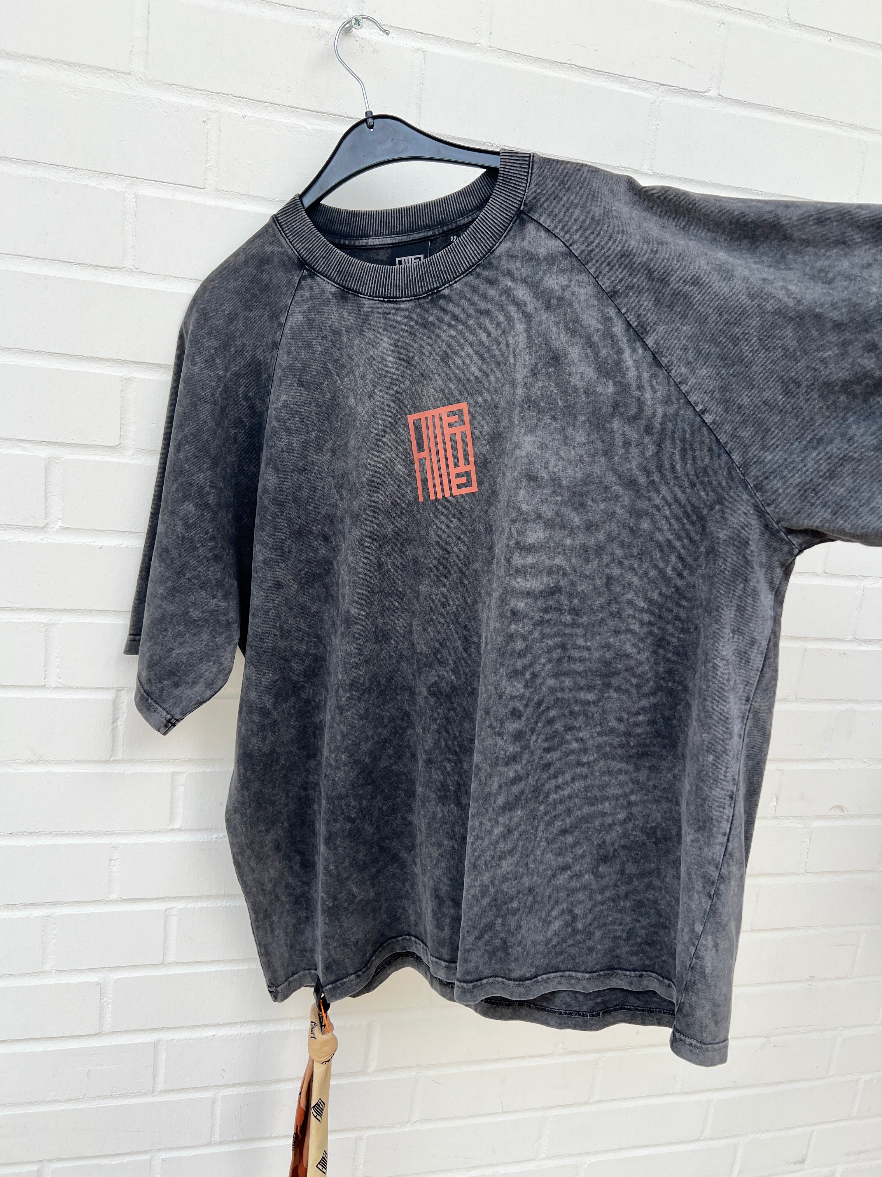 (86) A.M Tshirt Chapter3 dunkelgrau.