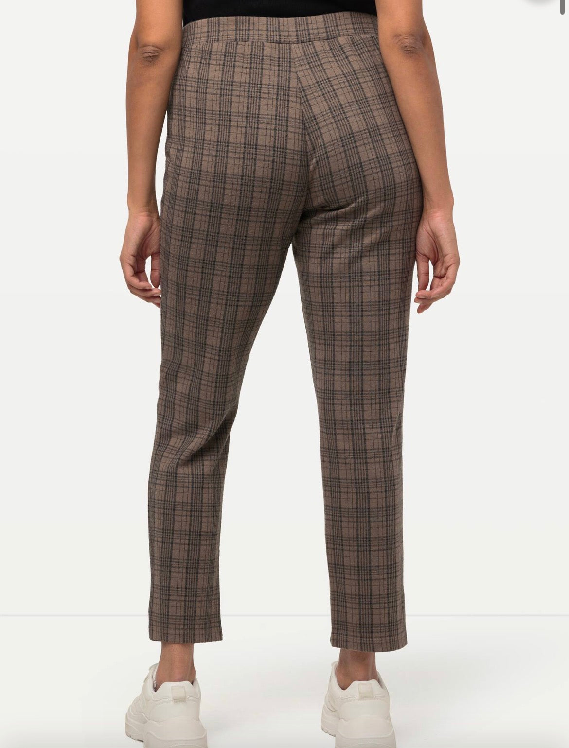 (U18) Ulla Popken Hose Karriere braun 800153 310