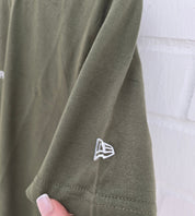 (120) NEW ERA Tshirt khaki grün