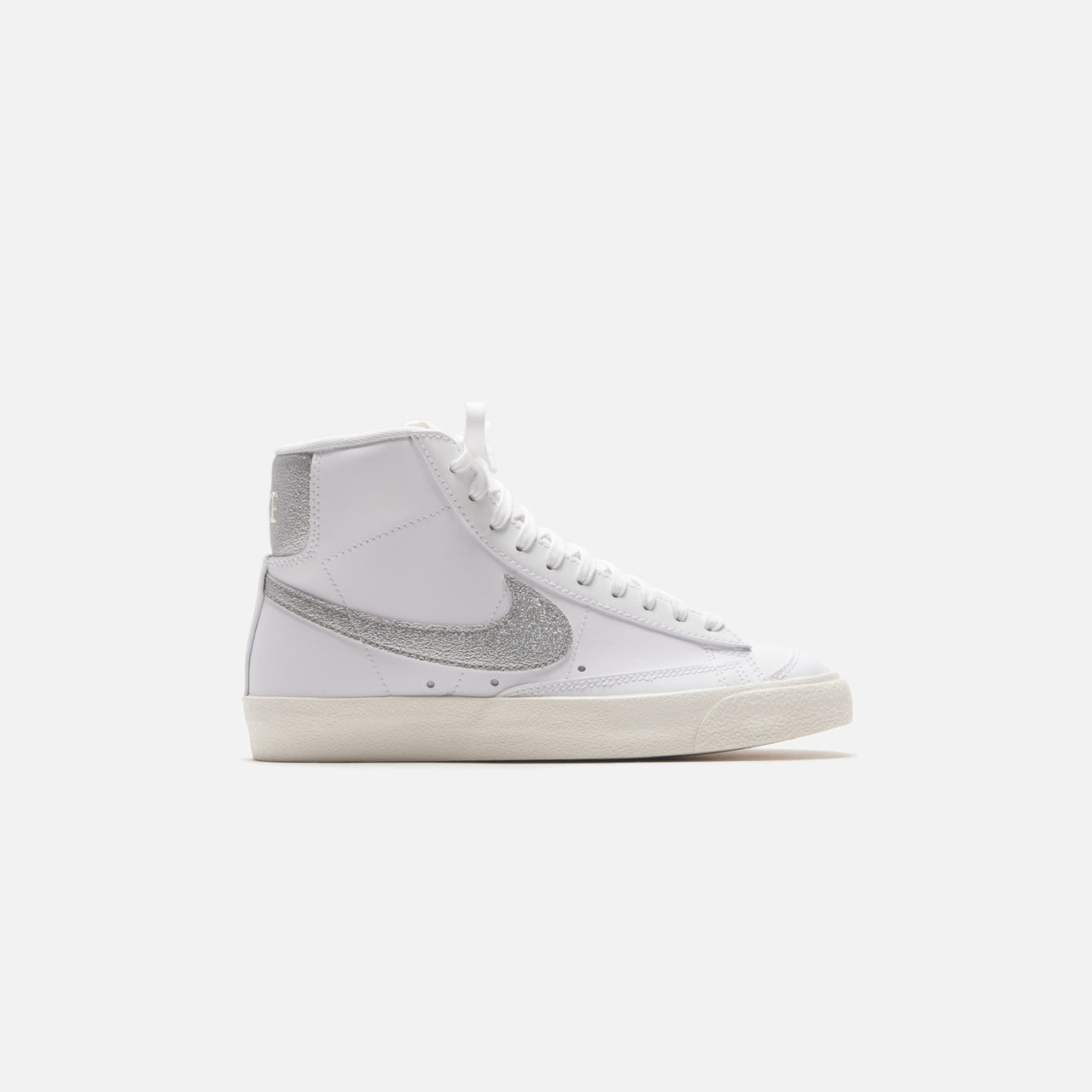 Nike W Blazer Mid 77 ESS DQ7574 100 weiß Sneaker