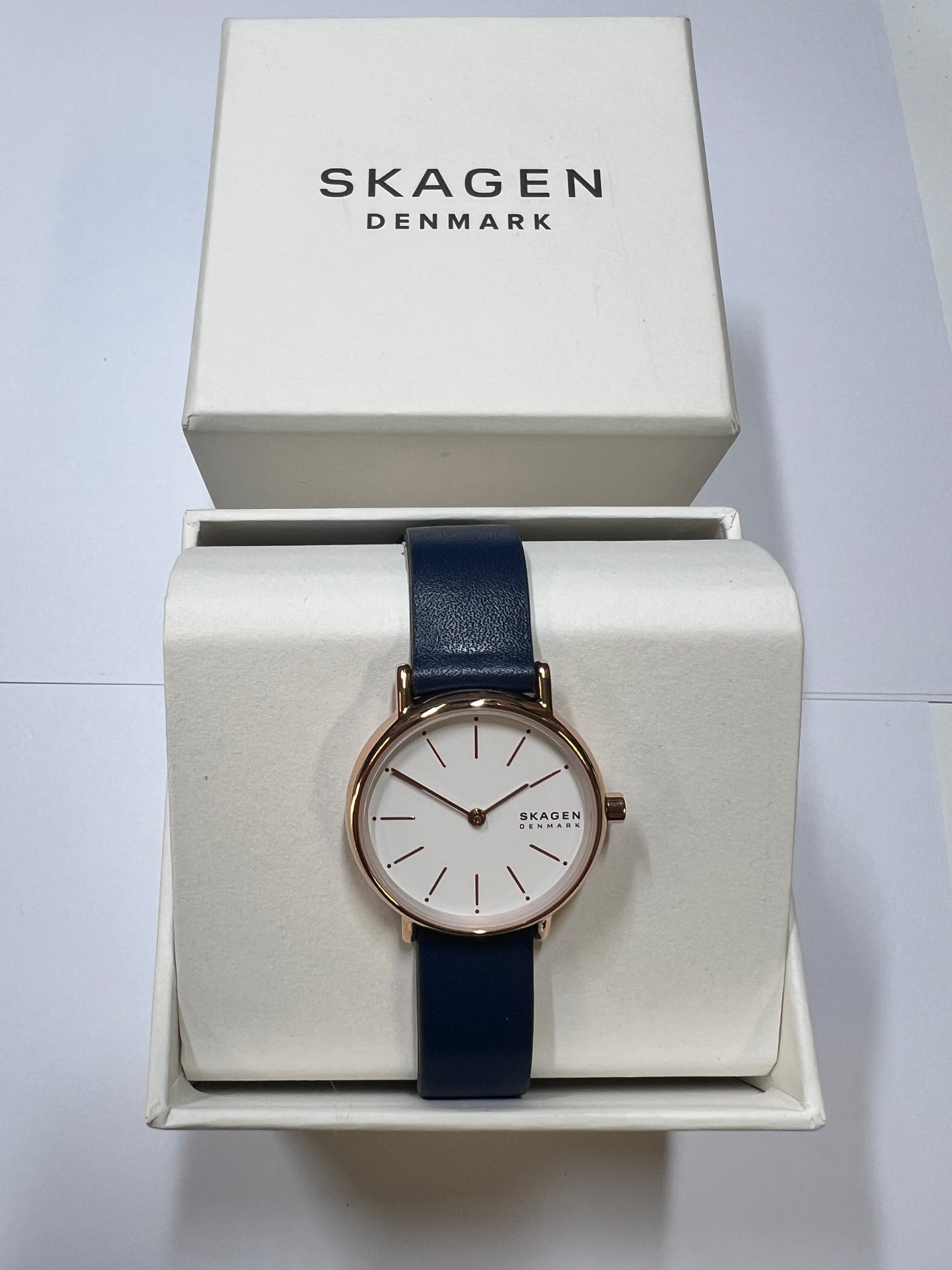 Skagen Denmark Damenuhr blauweiß