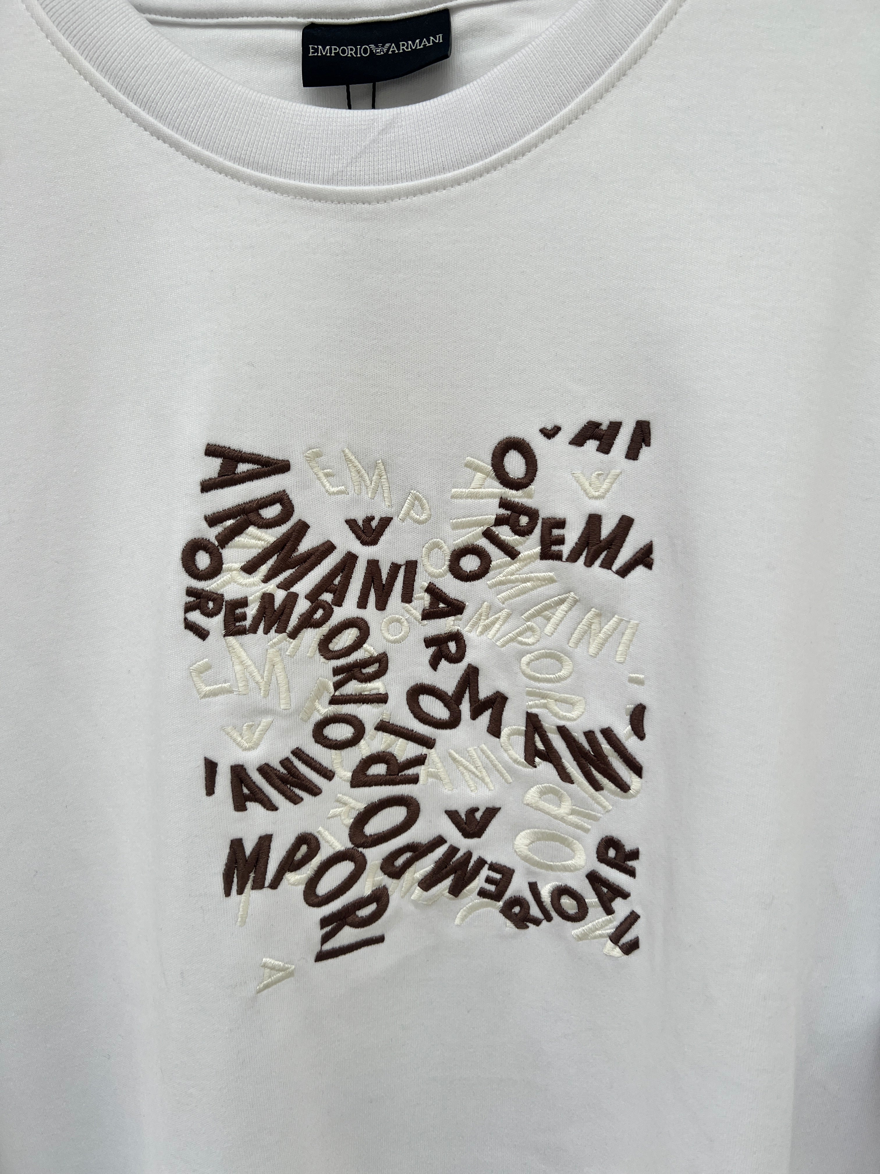 (19) EMPORIO ARMANI Sweatshirt weiß