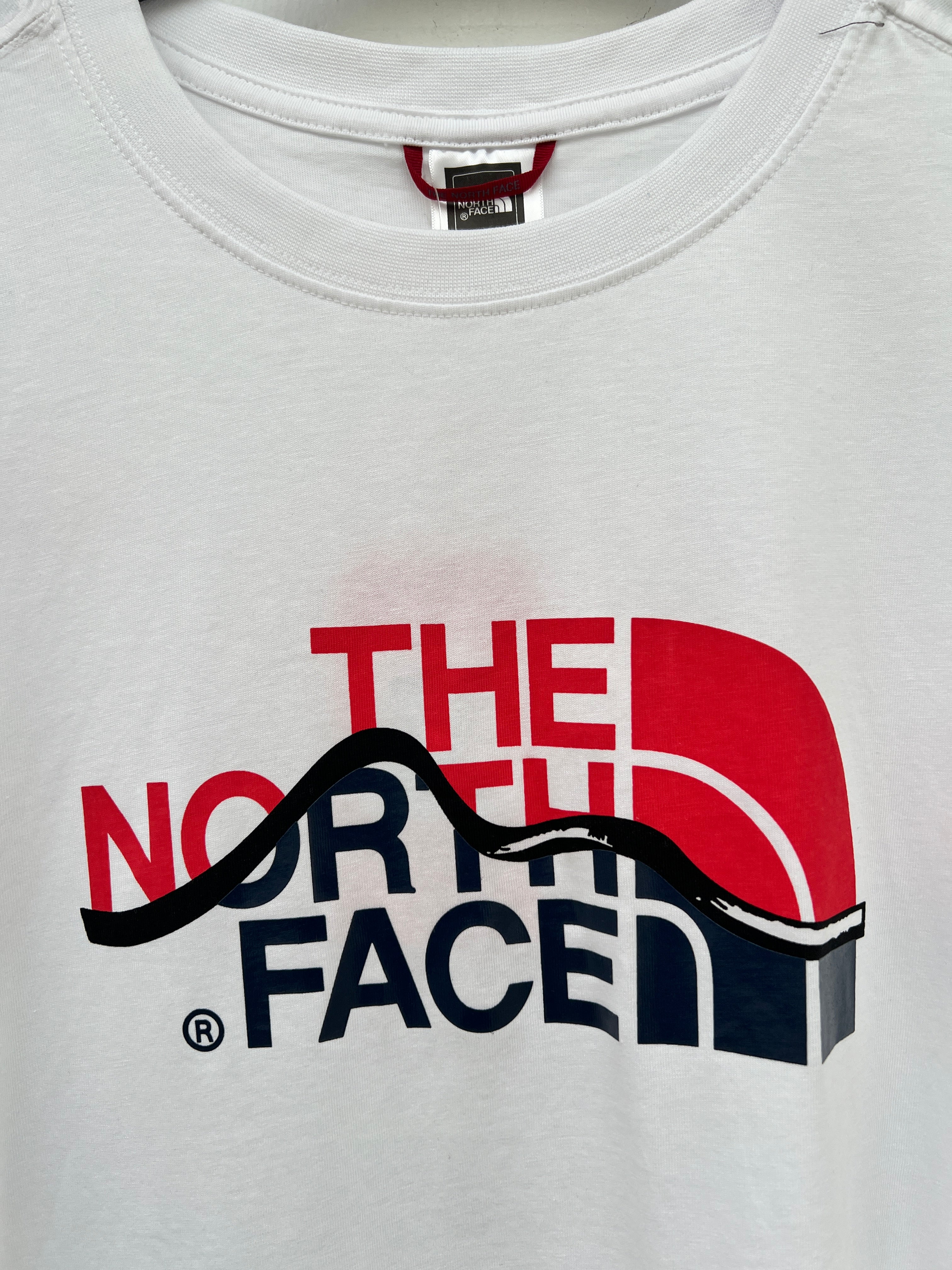 (30) THE NORTH FACE Tshirt weiß rot