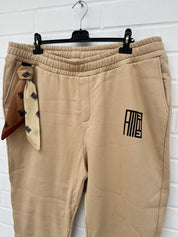 (26) A.M Anzug beige