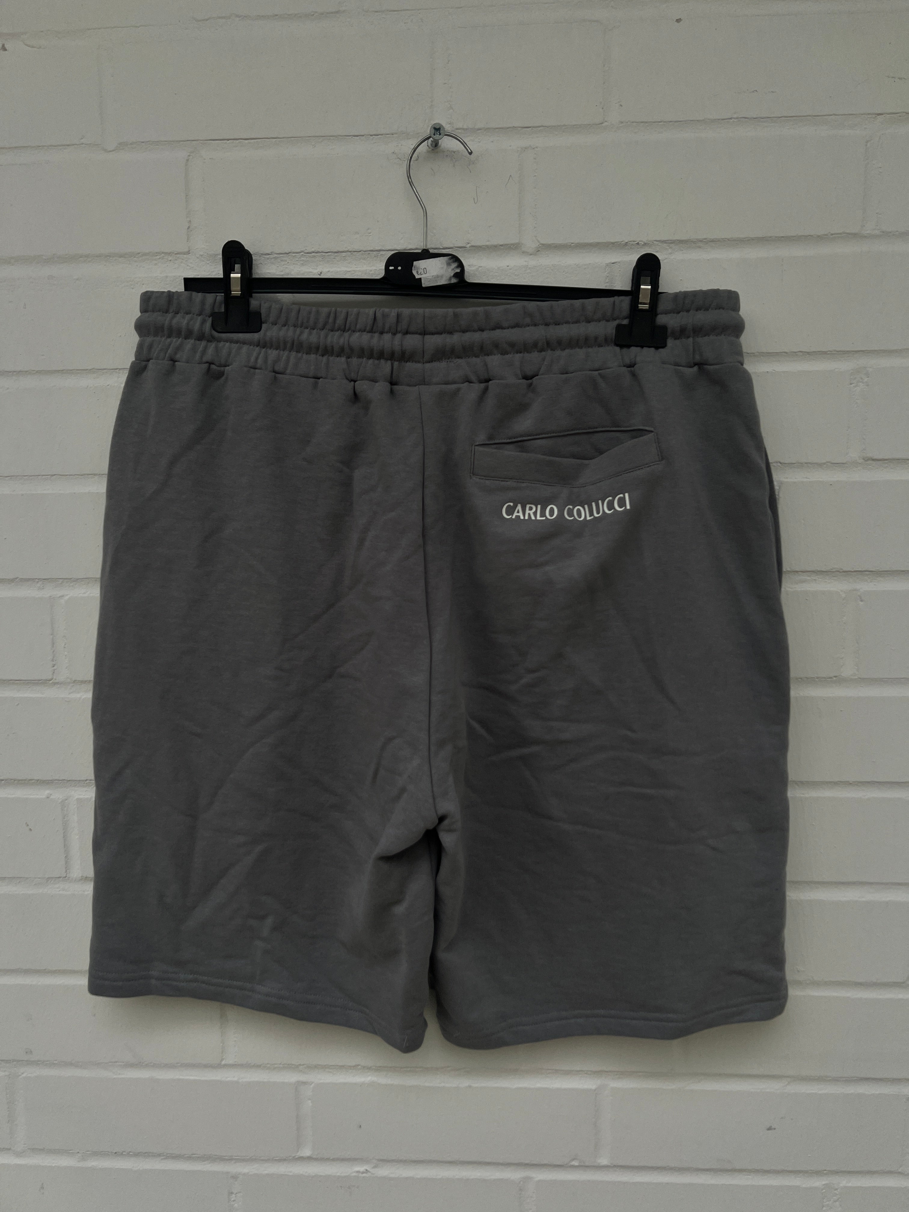 (174) Carlo Colucci Short grau