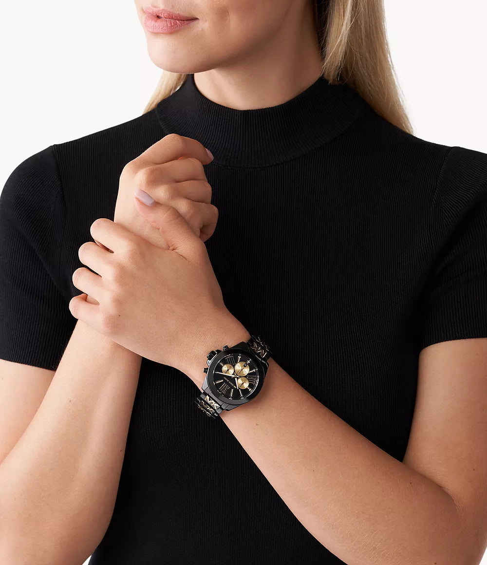 MK6978-onwrist-1.webp