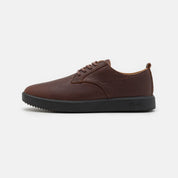 CLAE Schnürer braun Gr 41,5
