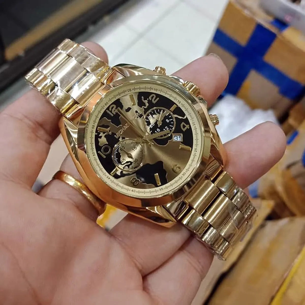 mk6272-michael-kors-watch-unisex-black-gold-dial-metal-stainless-steel-golden-strap-quartz-battery-analog-chronograph-bradshaw-5.webp
