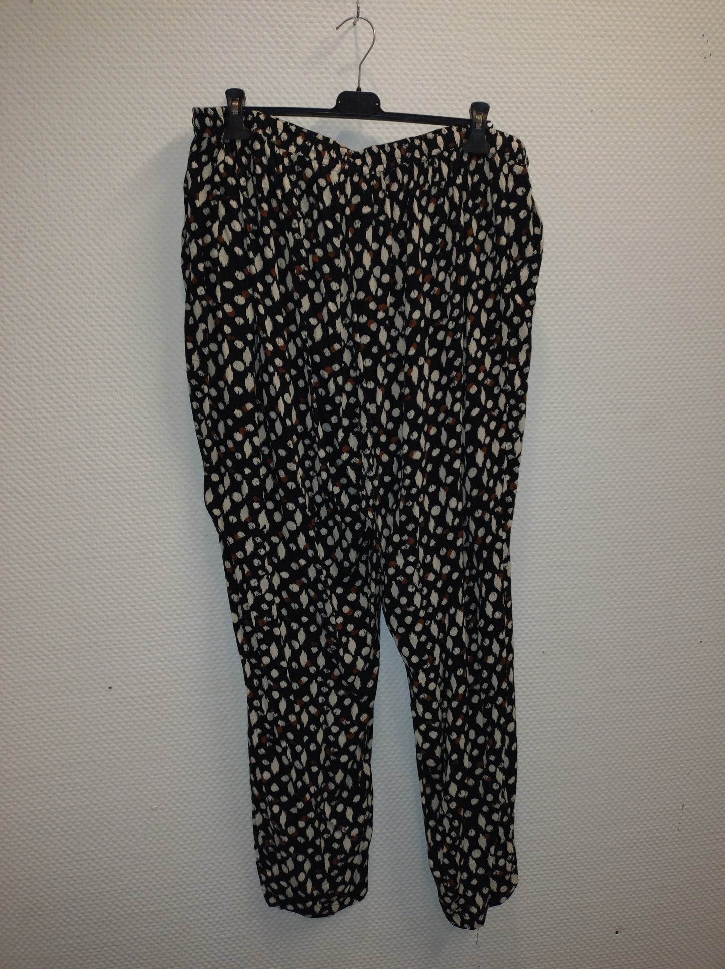 (U17) Ulla Popken Hose schwarz beige punkte 807322 100