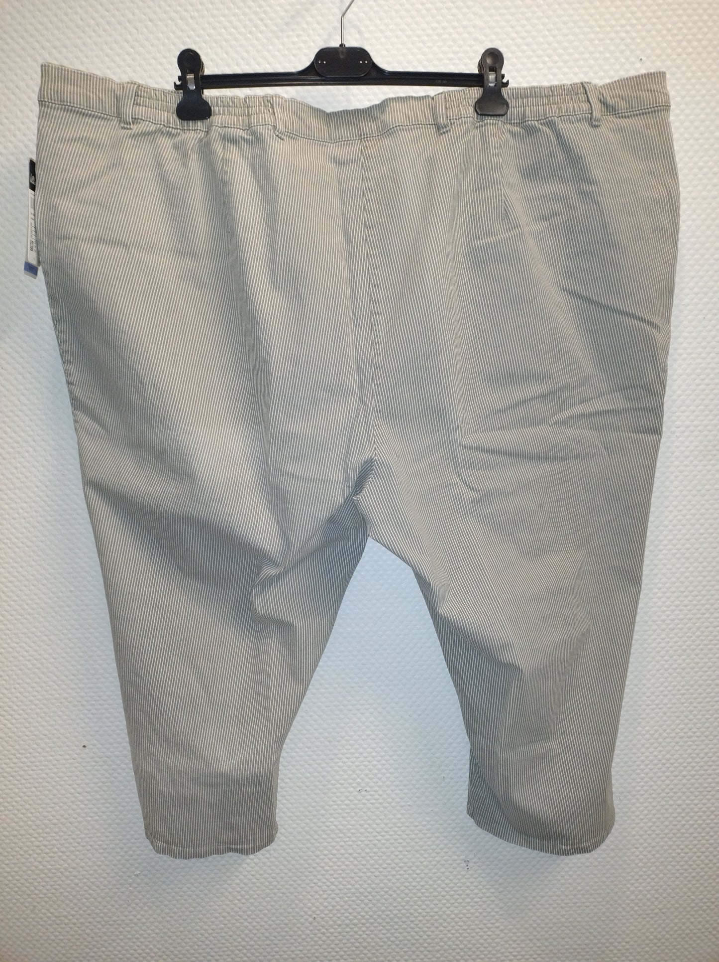 (U41) Ulla Popken Capri Hose grau/weiß gestreift 747542 22